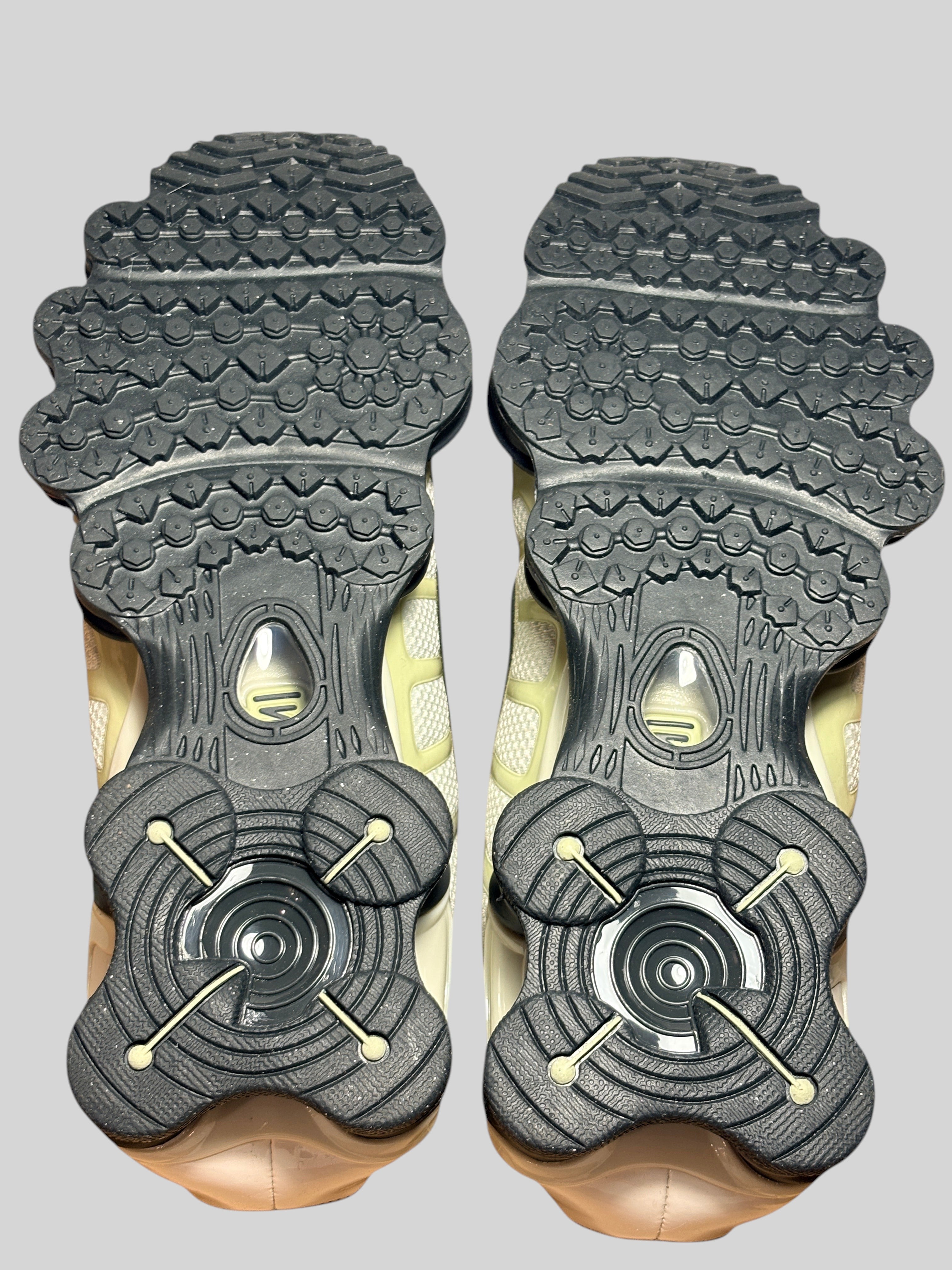 Nike Shox TL "Olive Aura / Light Bone" - Taille 43 (Mixte) NIKE