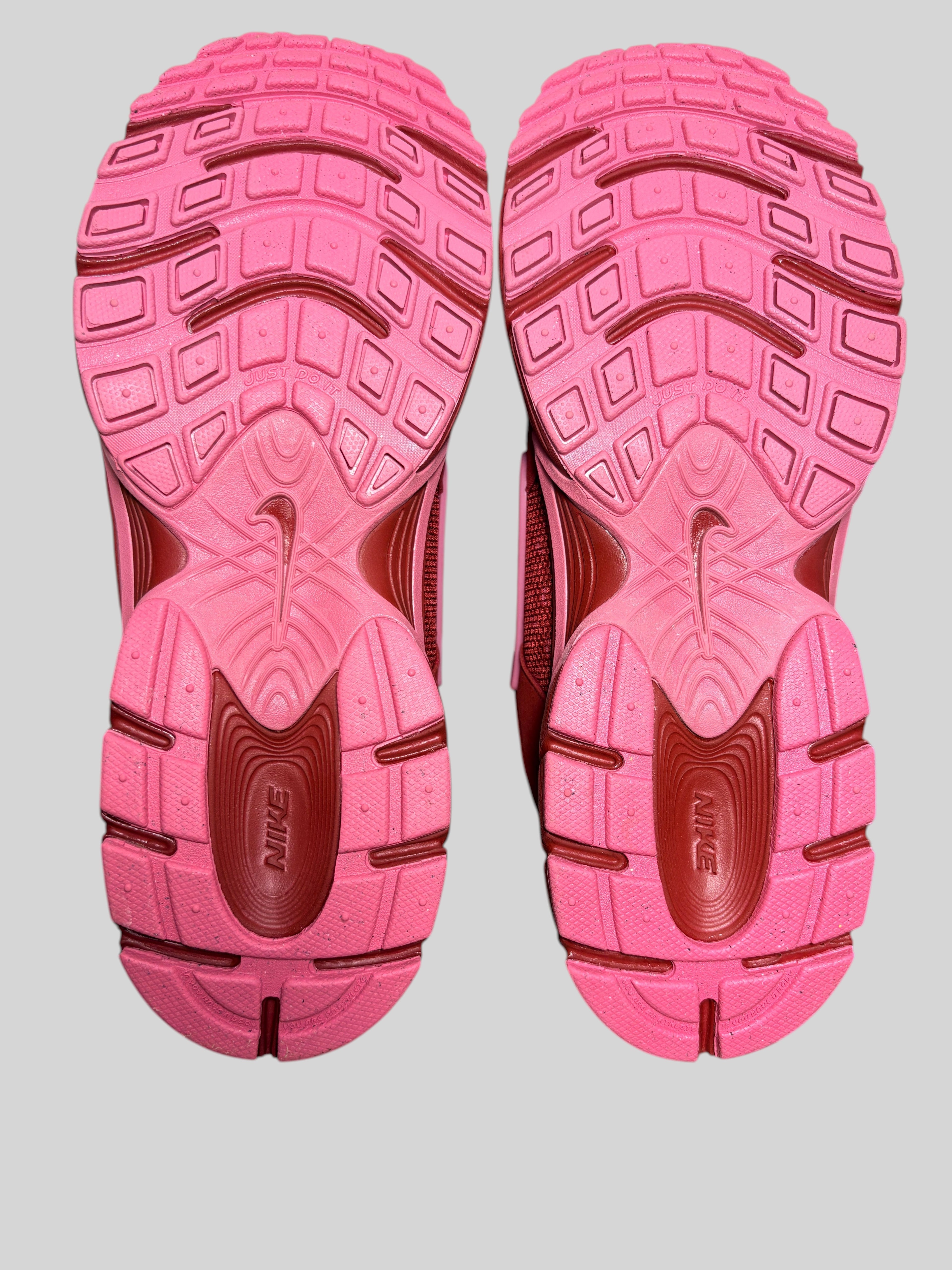 Baskets Nike V5 RNR Femme - Team Crimson / Soft Pearl - Pointure 41 NIKE