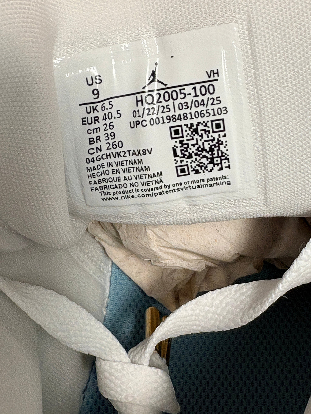 Jordan - Air Jordan 1 Mid SE - White / Sail / Gum Light Brown / Worn Blue - Neuve avec étiquette AIR JORDAN