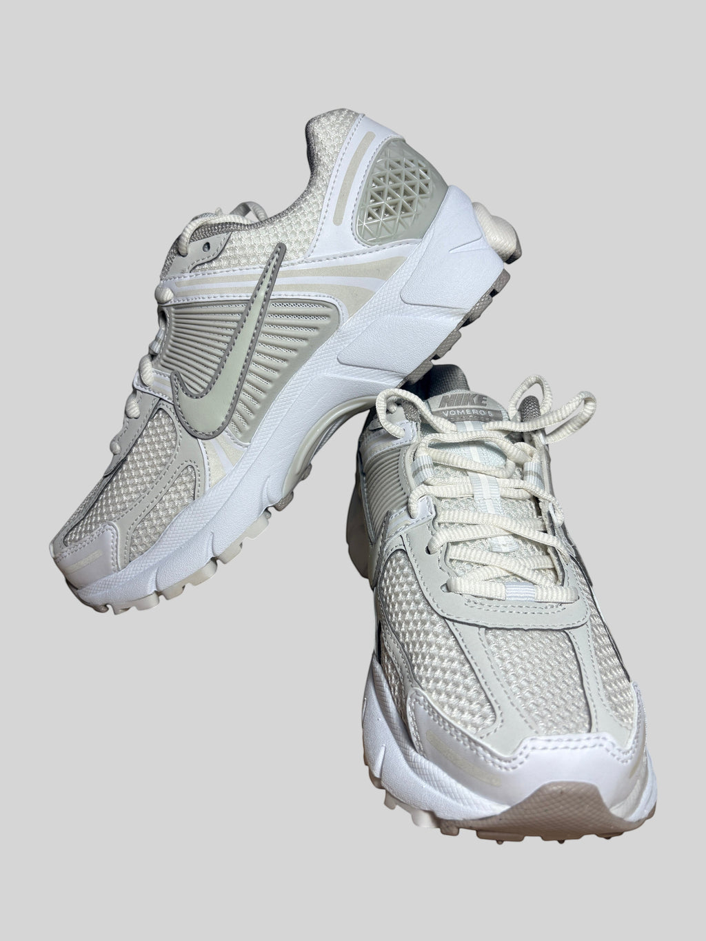 Nike - Zoom Vomero 5 - Light Bone / White / Grey - Neuve avec étiquette NIKE