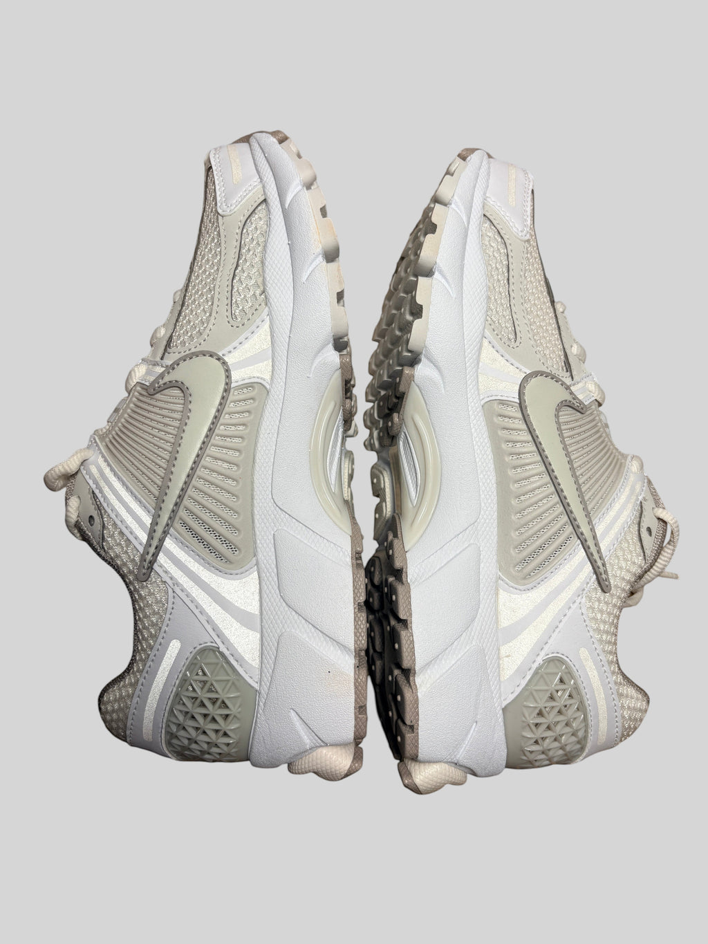 Nike - Zoom Vomero 5 - Light Bone / White / Grey - Neuve avec étiquette NIKE