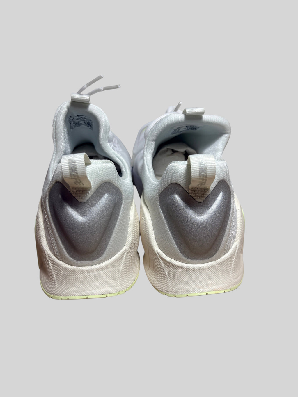 Baskets de Fitness Nike Free Metcon 6 Femme – Blanc / Argent Métallisé / Volt NIKE