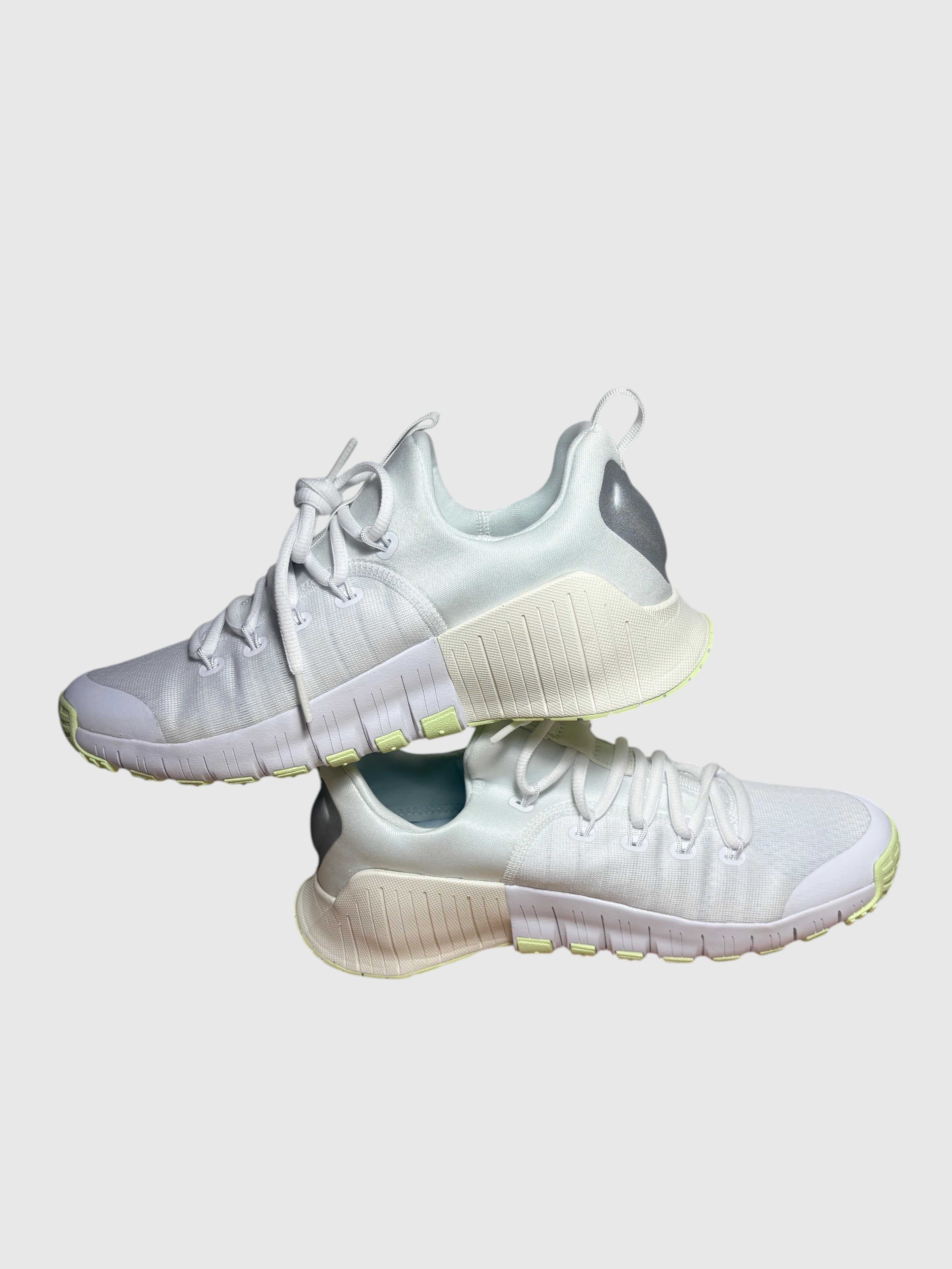 Baskets de Fitness Nike Free Metcon 6 Femme – Blanc / Argent Métallisé / Volt (Taille 42 EU)