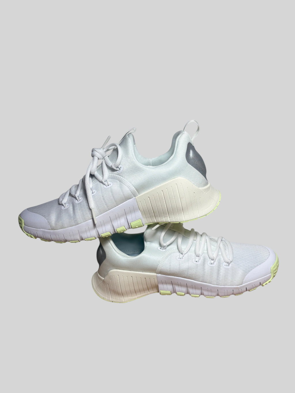 Baskets de Fitness Nike Free Metcon 6 Femme – Blanc / Argent Métallisé / Volt NIKE