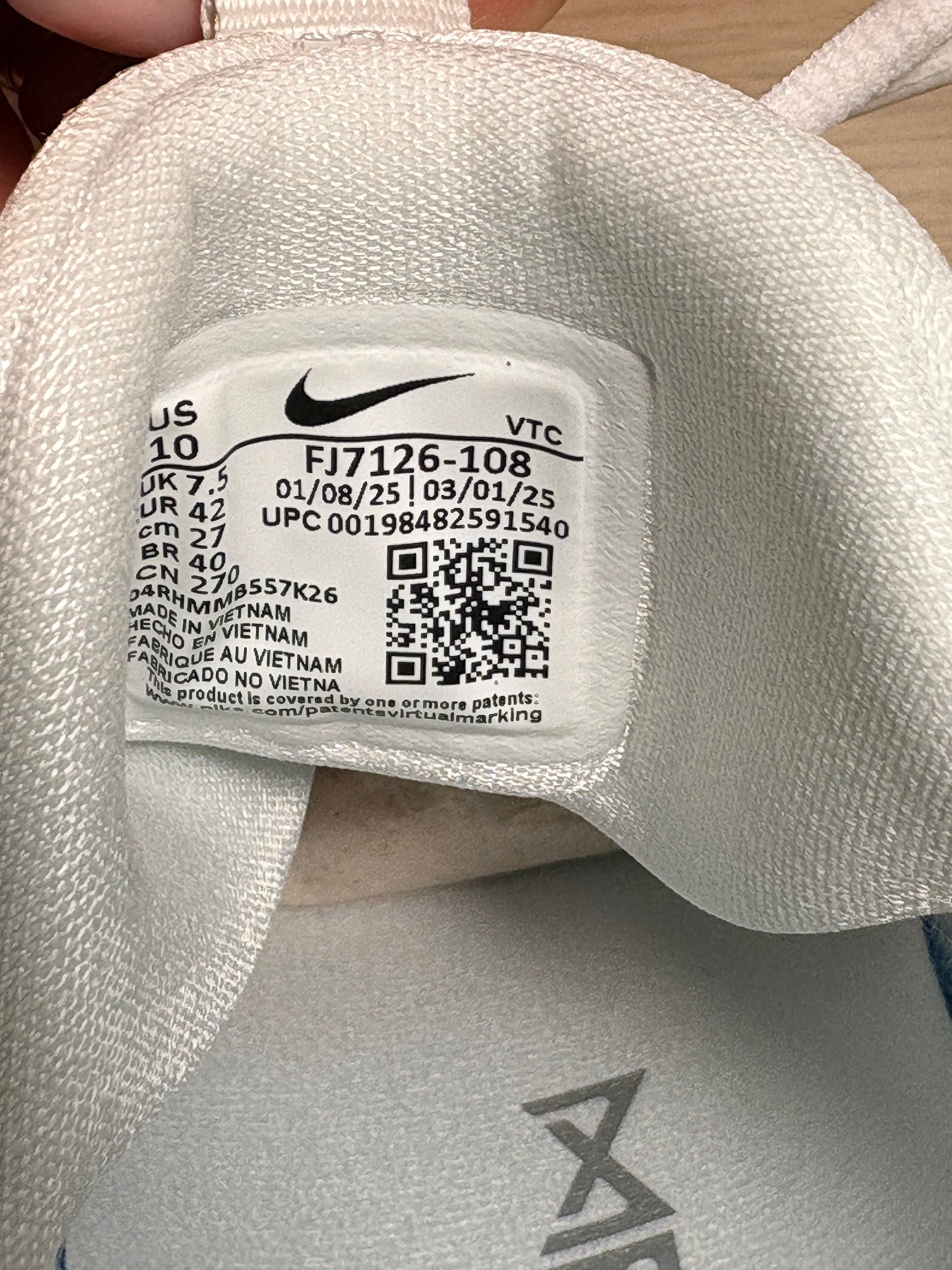 Baskets de Fitness Nike Free Metcon 6 Femme – Blanc / Argent Métallisé / Volt (Taille 42 EU)