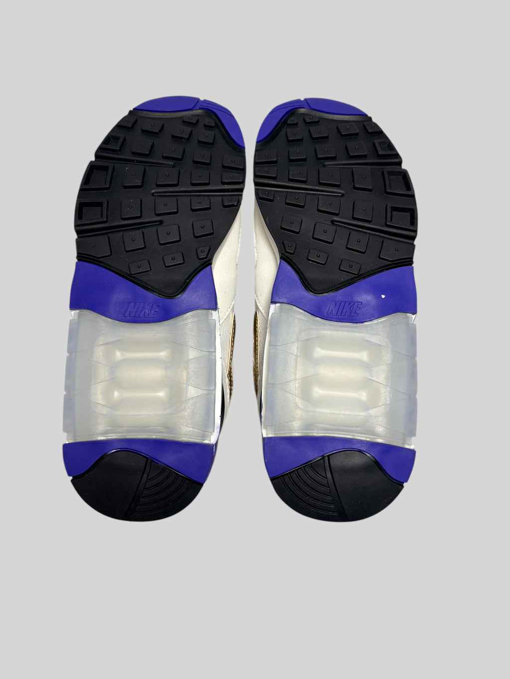Nike -  Sneakers Air 180 Summit - Blanc metallic & Or - Neuve avec étiquette NIKE