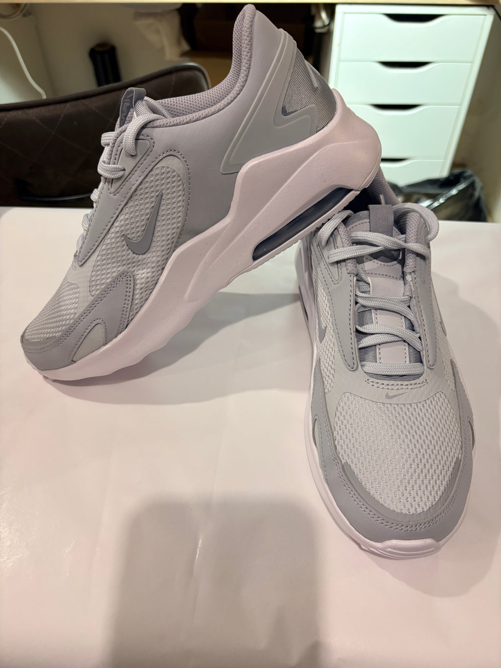 Nike – Air Max Bolt – Gris Clair / Blanc – Neuve avec étiquette NIKE