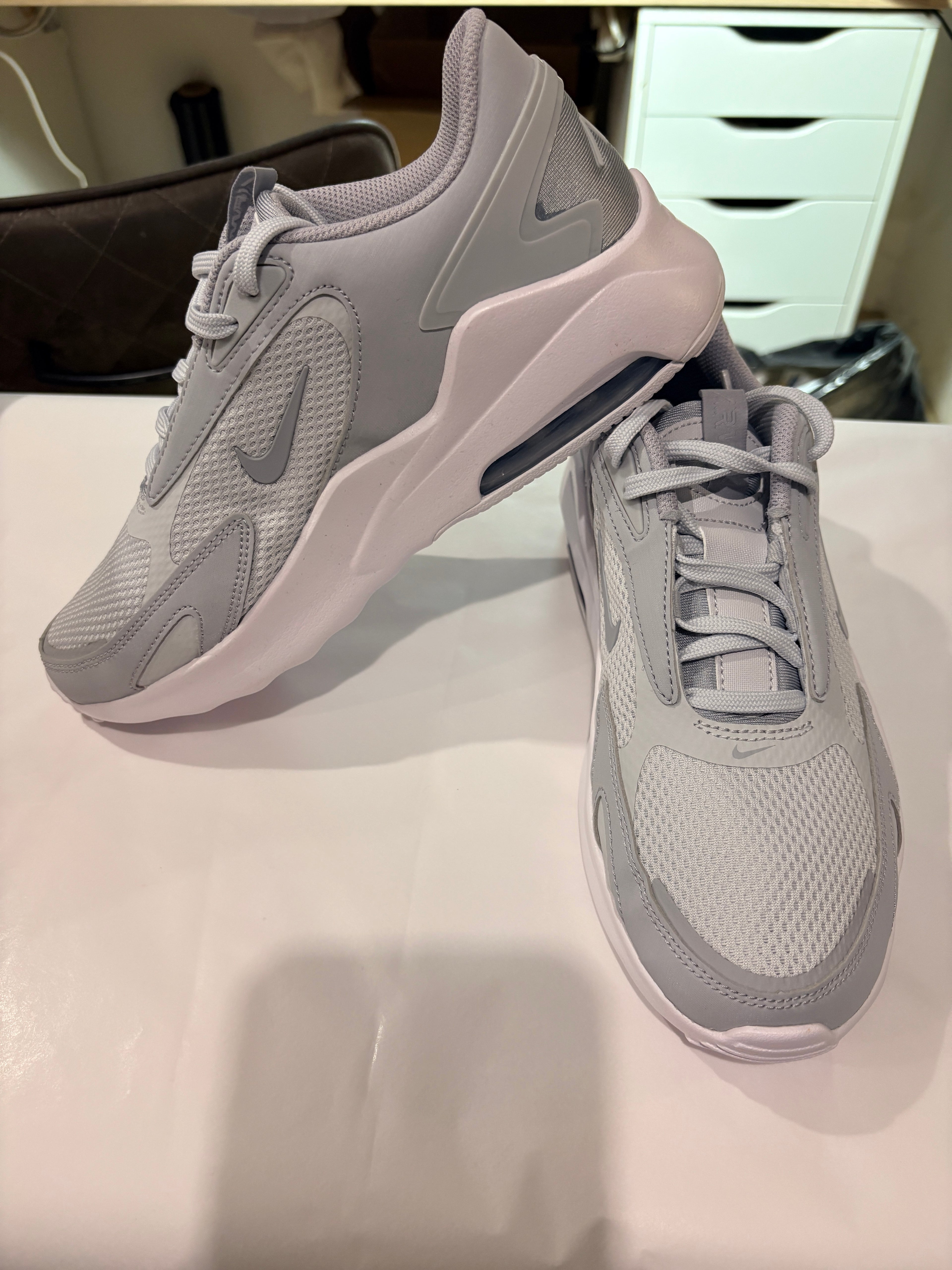 Nike – Air Max Bolt – Gris Clair / Blanc – Neuve avec étiquette NIKE