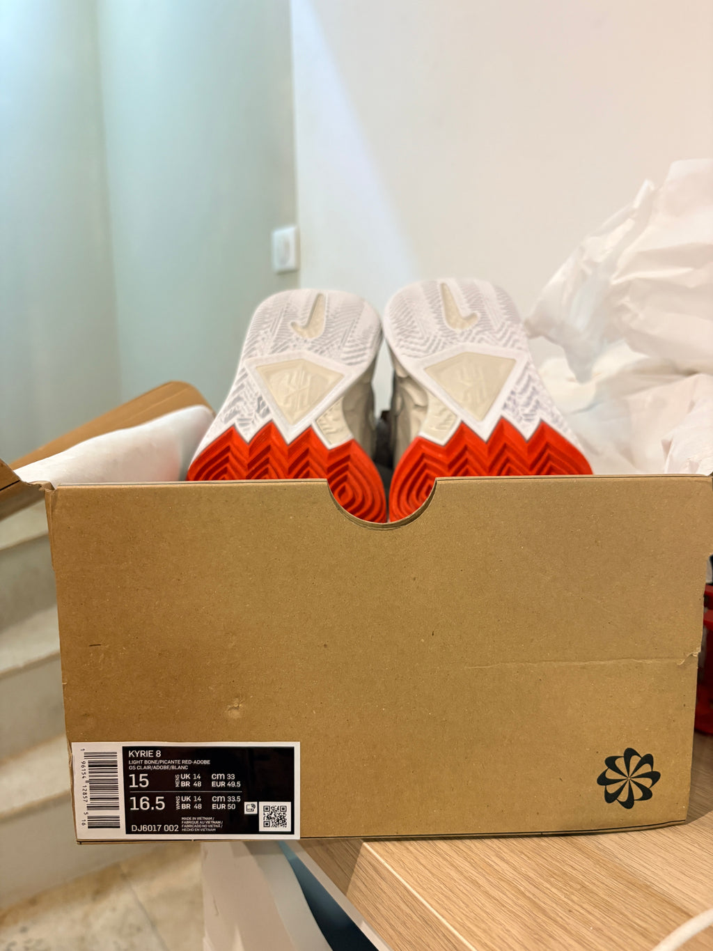 Nike Kyrie 8 Light Bone / Picante Red / Adobe – Neuve avec étiquette NIKE