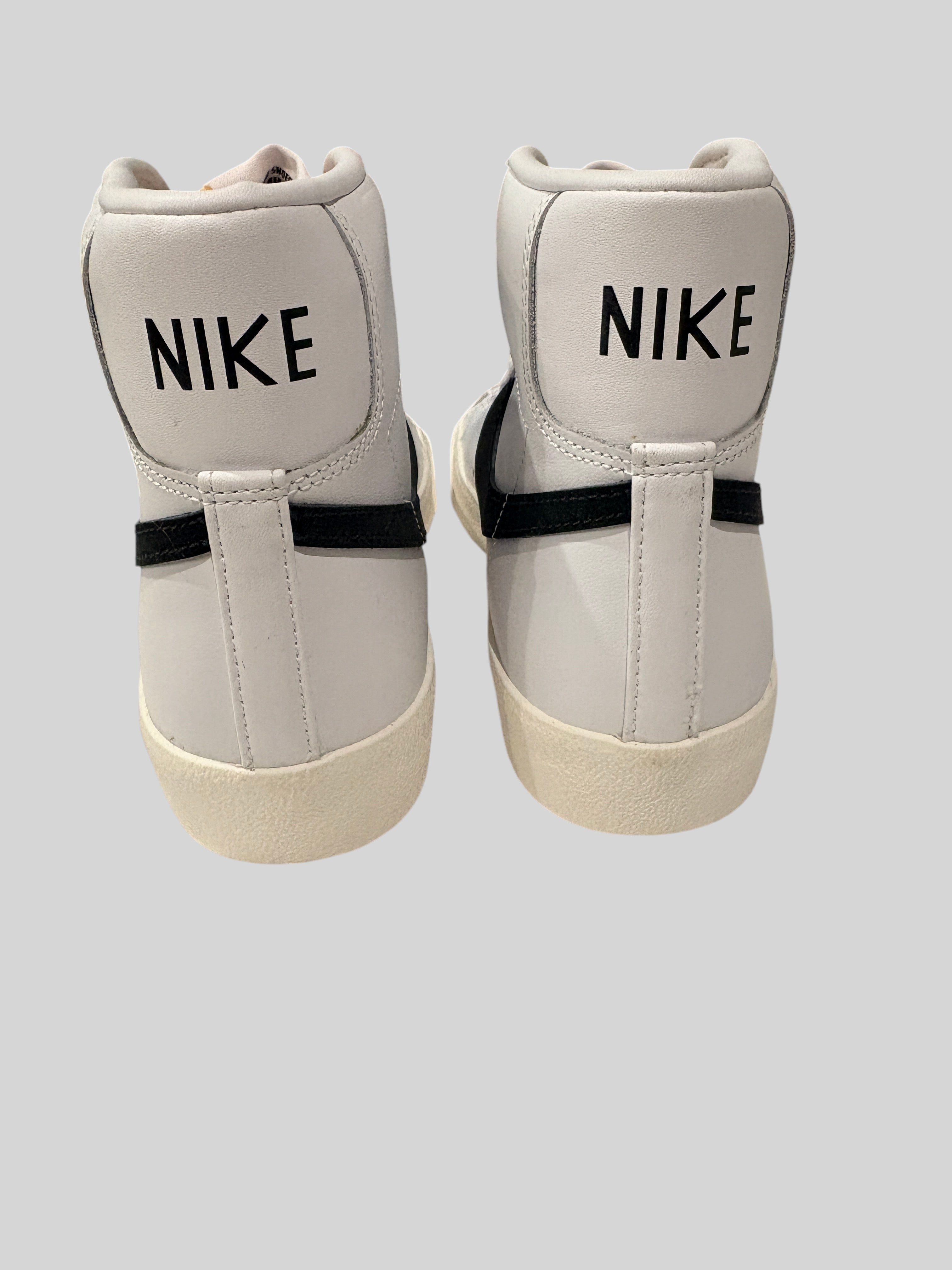 Nike Blazer Mid ’77 White Black Sail – Neuve avec étiquette NIKE