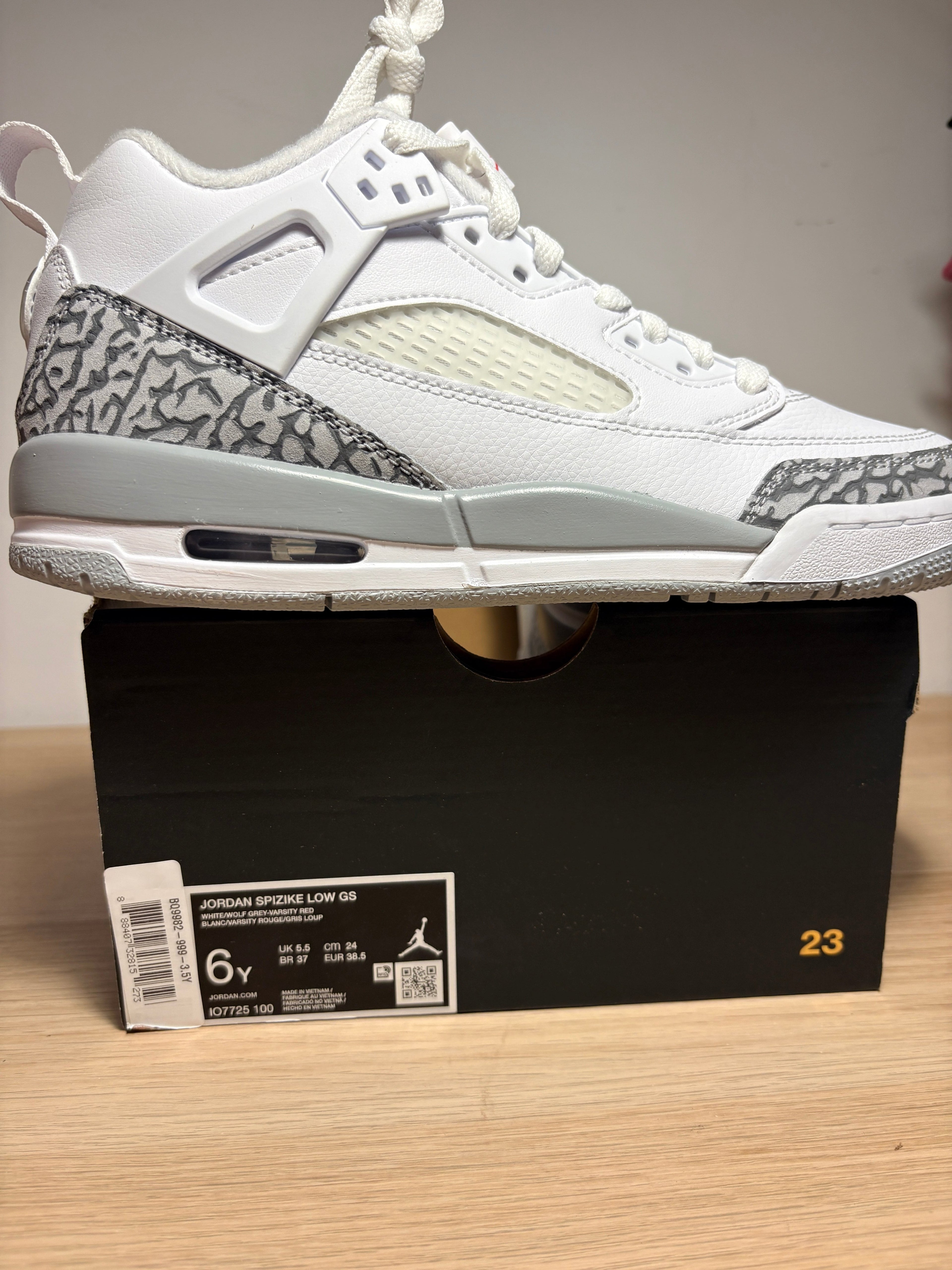 Jordan - Spizike Low GS - White / Wolf Grey / Varsity Red - Neuve avec étiquette JORDAN