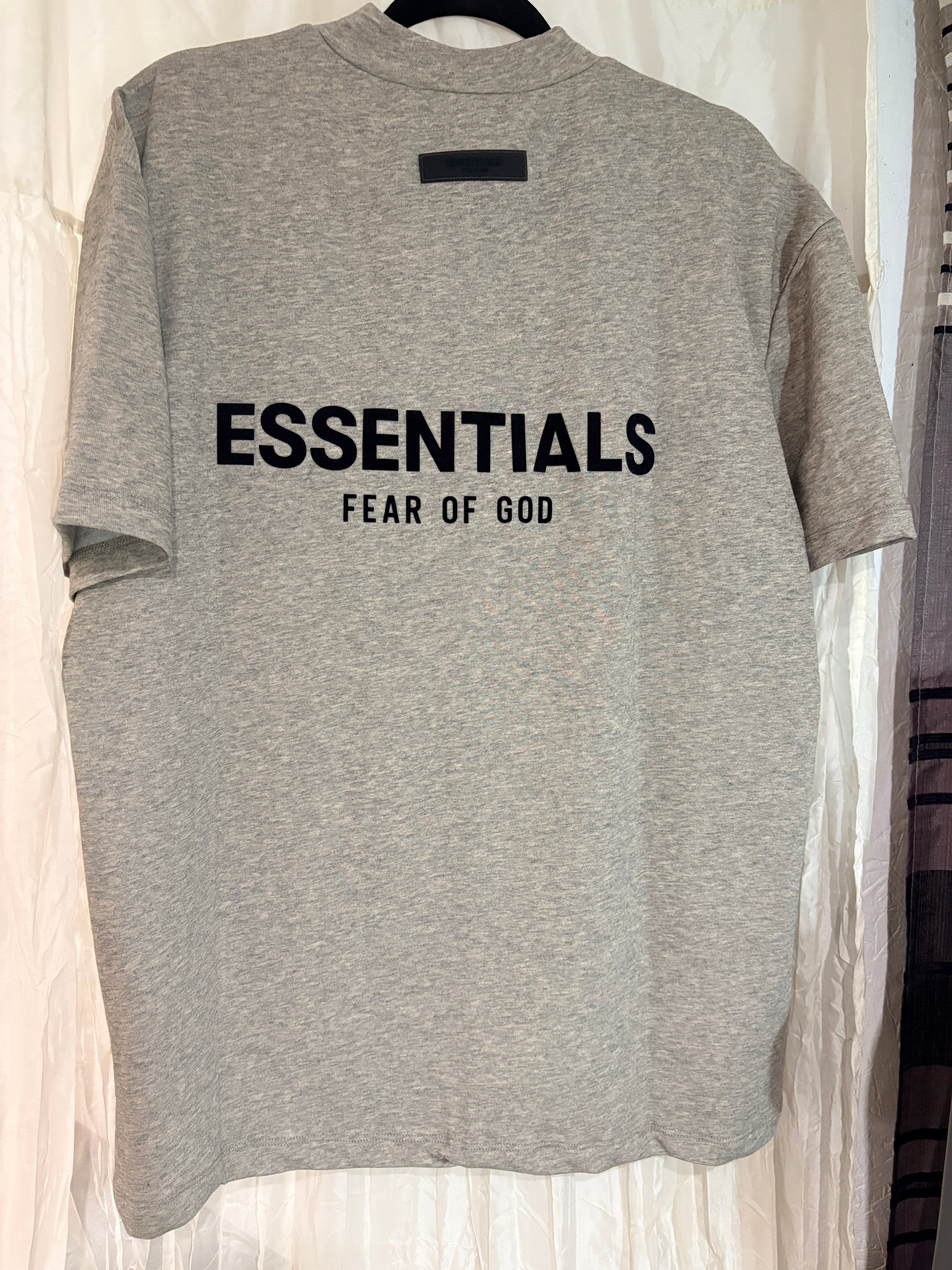 Fear of God Essentials - T-Shirt SS22 - Dark Oatmeal - Neuf avec étiquette Fear of God Essentials