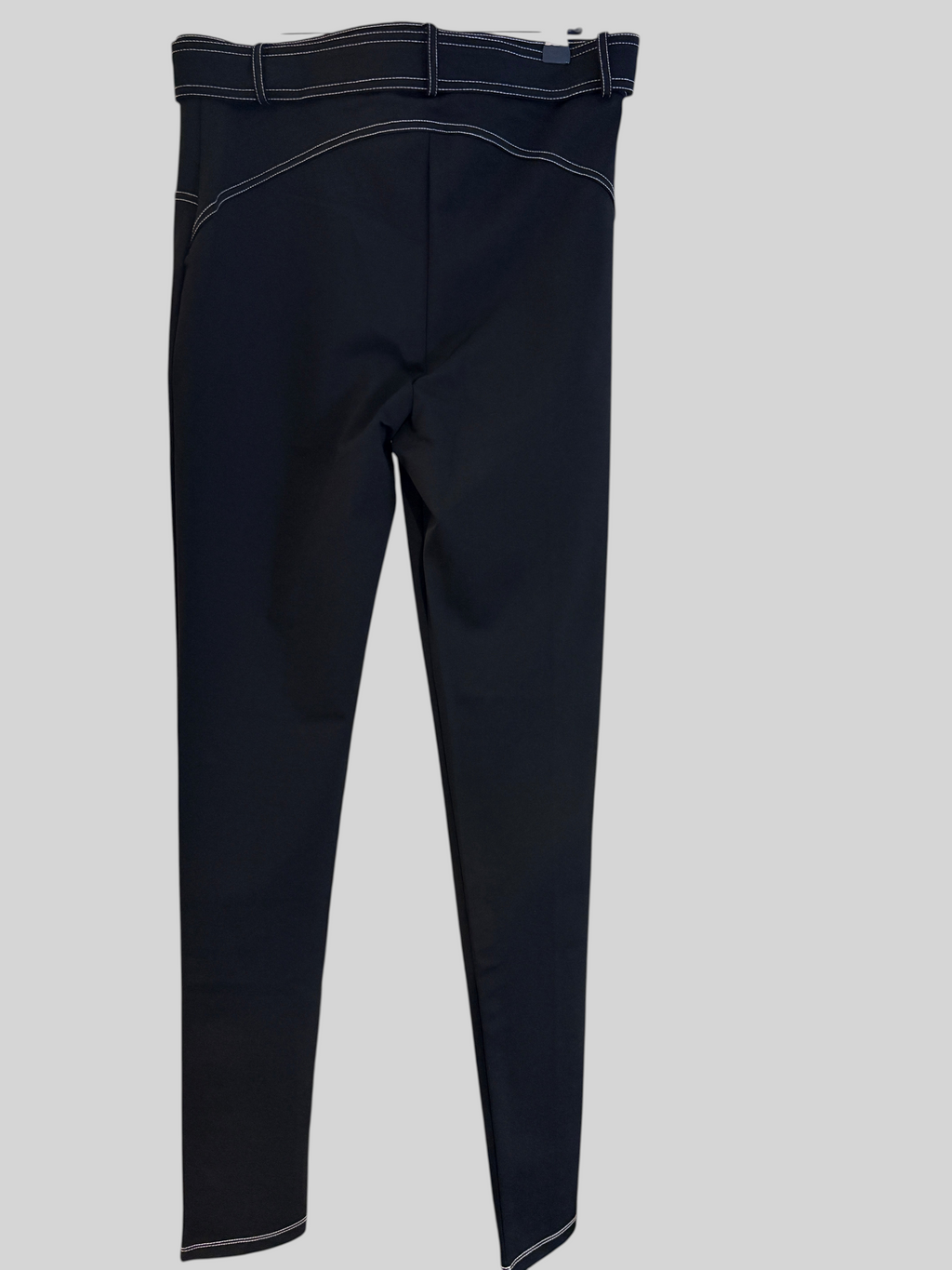 Sandro Pantalon noir surpiqûres contrastées avec ceinture – Neuf avec étiquette SANDRO