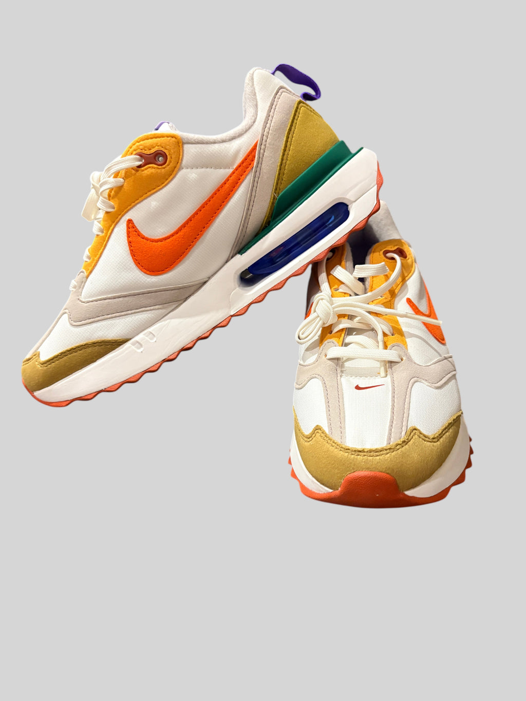 Nike - Air Max Dawn WMNS - Summit White / Golden Moss / Gorge Green / Safety Orange - Neuve avec étiquette NIKE