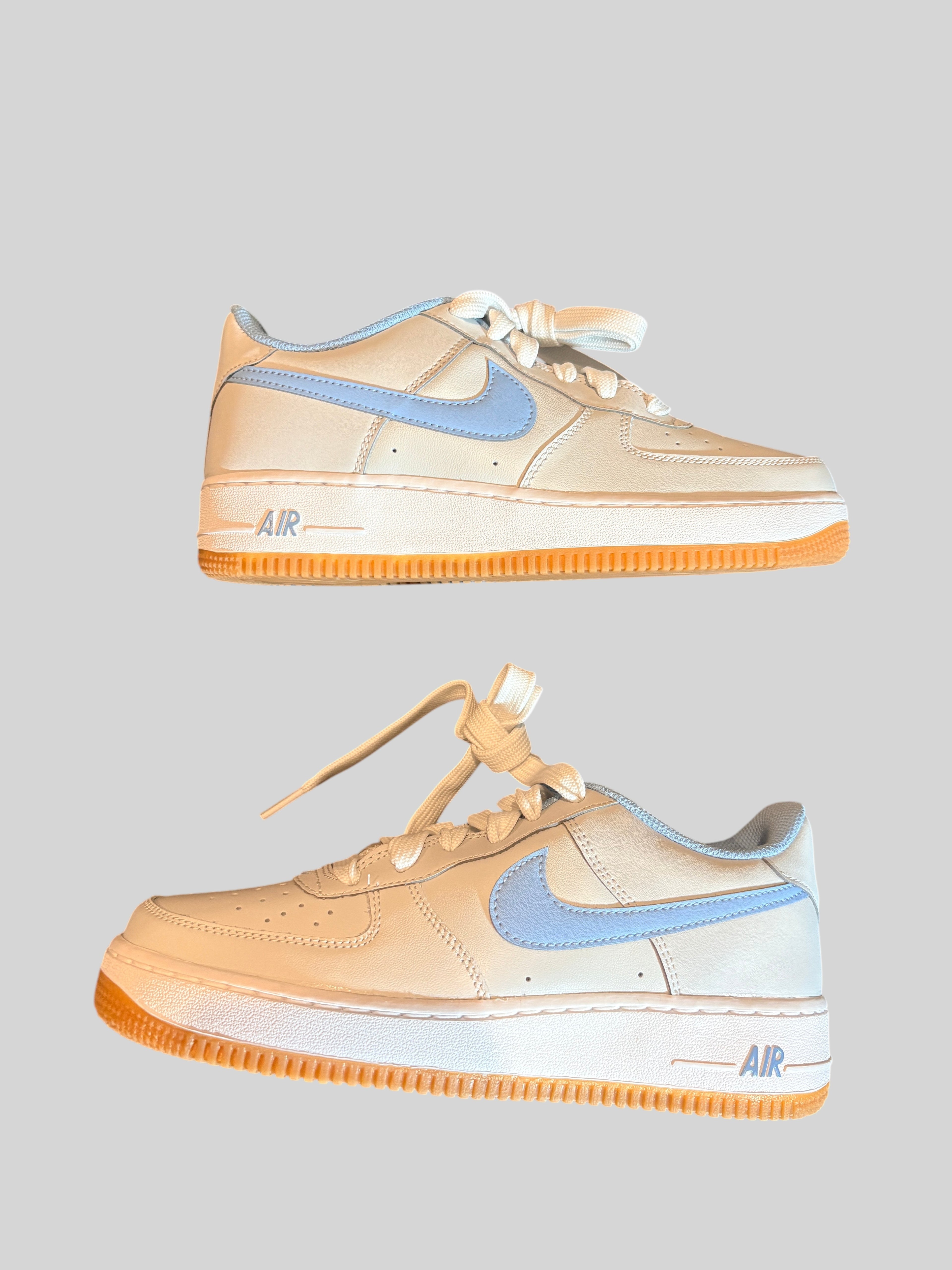 Nike Air Force 1 LV8 3 GS – Photon Dust / Psychic Blue – Neuve avec étiquette NIKE