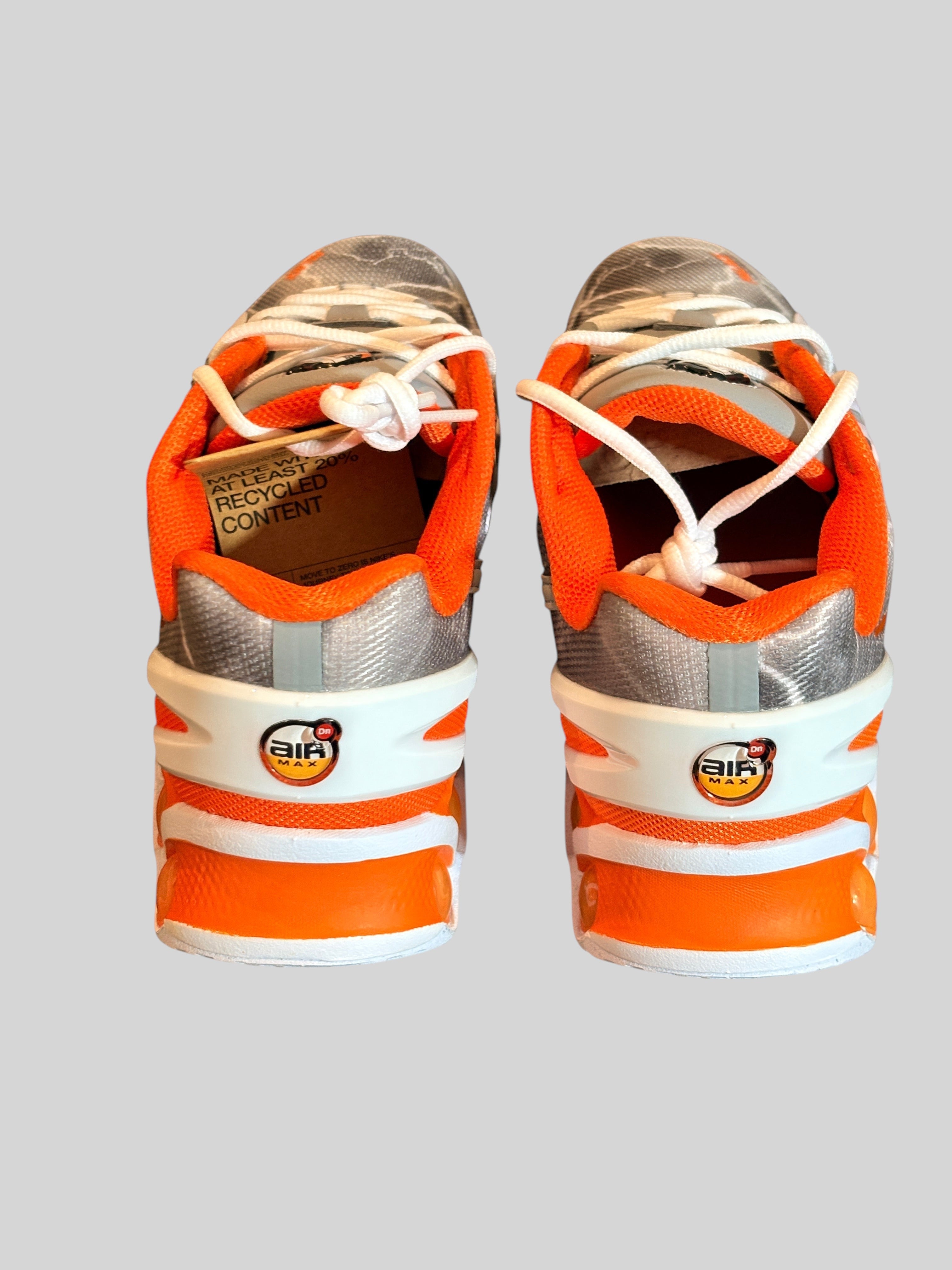 Palace x Nike Air Max Dn8 SP Dusty Grey Safety Orange – Neuve avec étiquette NIKE