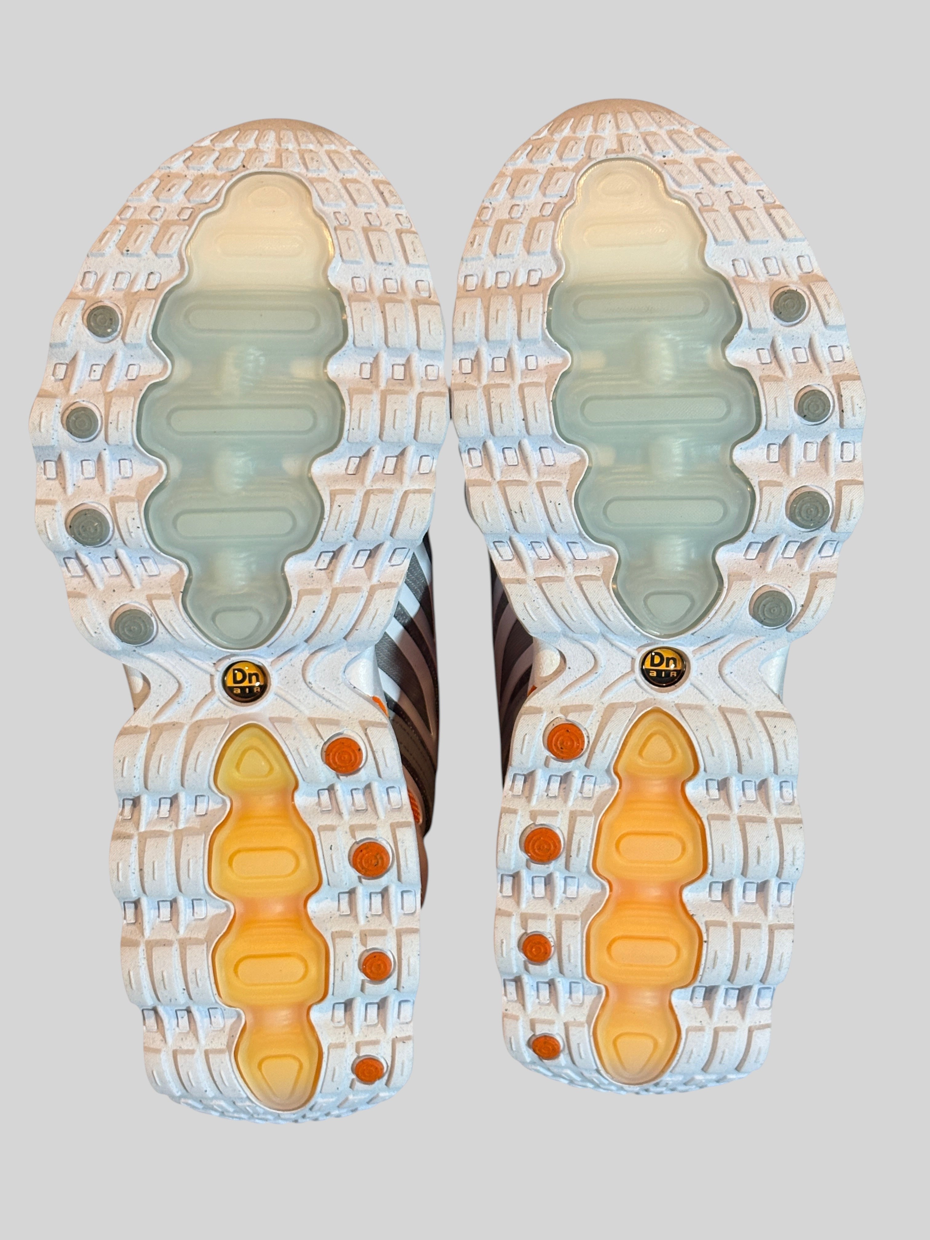 Palace x Nike Air Max Dn8 SP Dusty Grey Safety Orange – Neuve avec étiquette NIKE