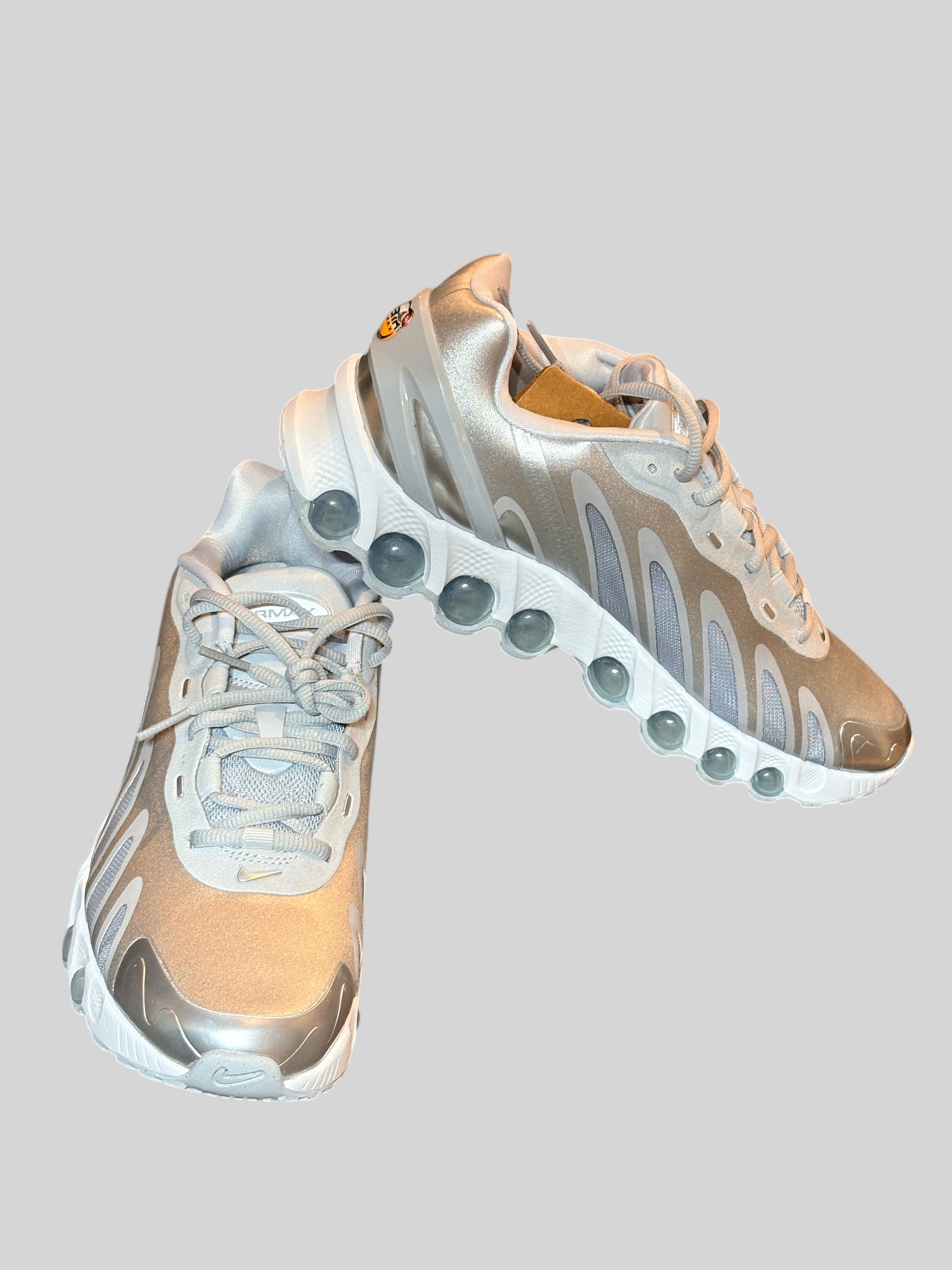 Nike Air Max Dn8 Wolf Grey Metallic Silver – Neuve avec étiquette NIKE