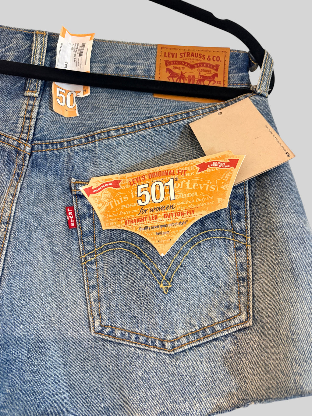 Levi’s 501 Short en jean brodé W28 – Neuf avec étiquette SANDRO