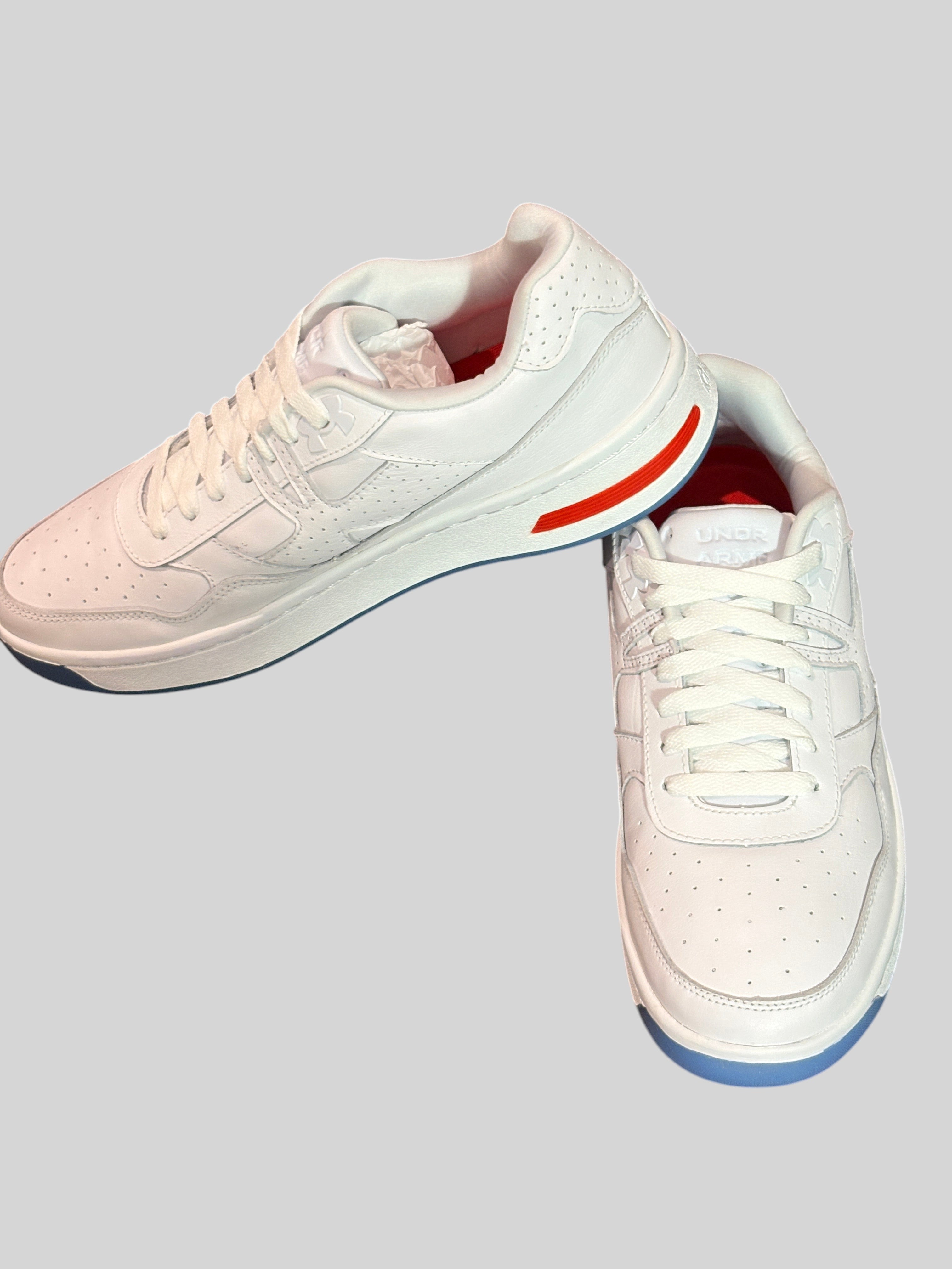 Under Armour UA Court 96 – White / Blue / Red – Neuve avec étiquette UNDER ARMOR