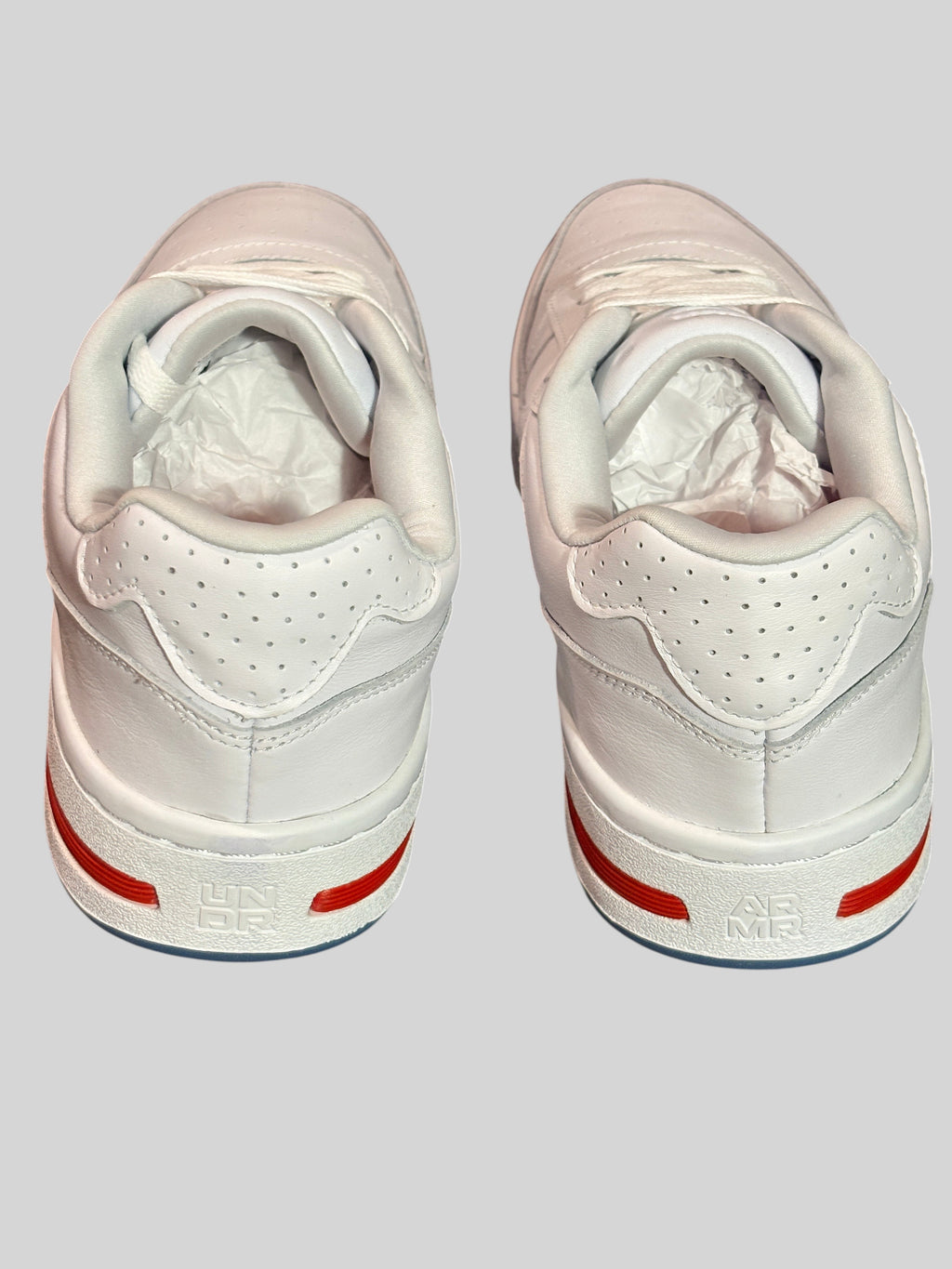 Under Armour UA Court 96 – White / Blue / Red – Neuve avec étiquette UNDER ARMOR