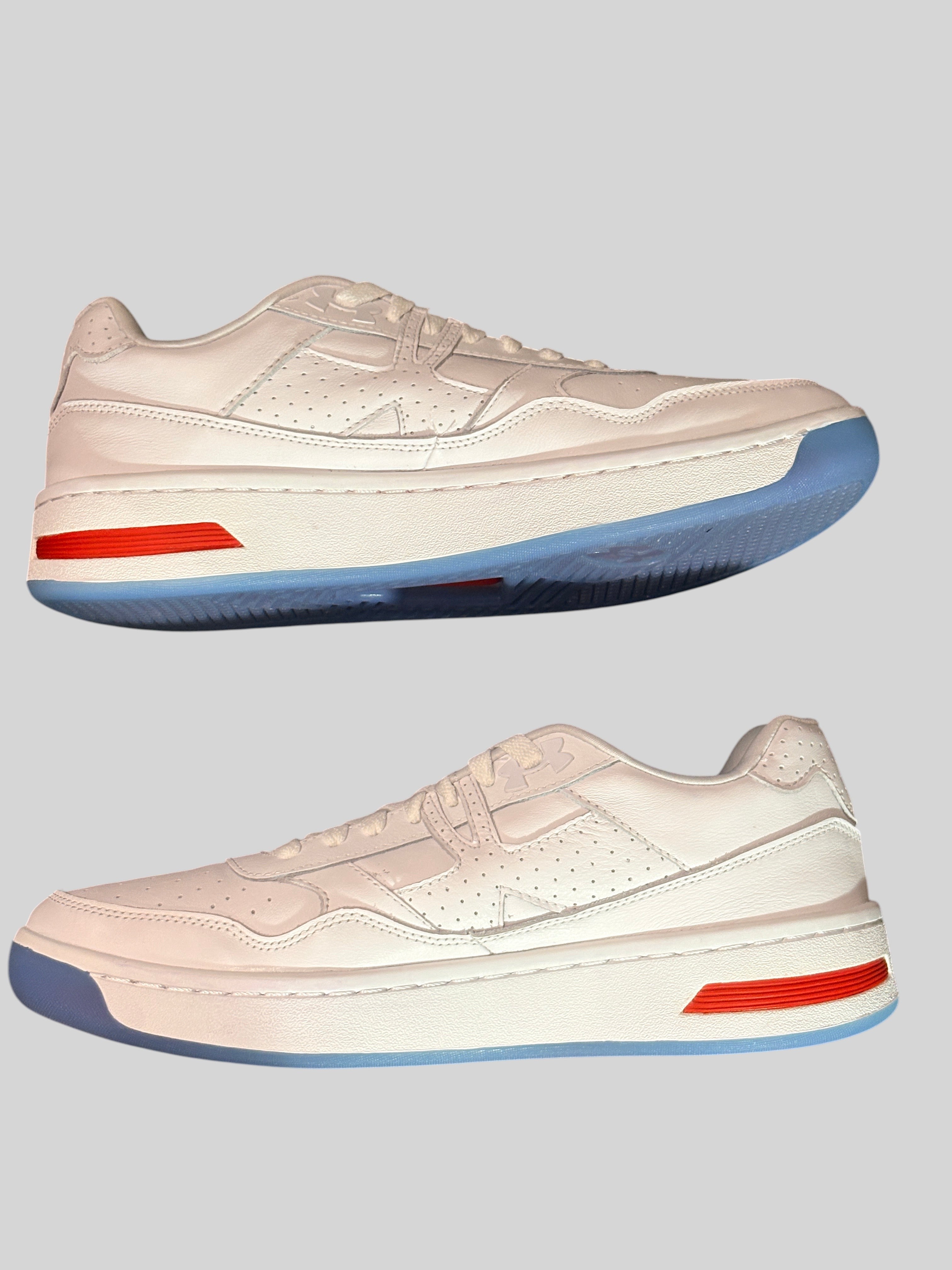 Under Armour UA Court 96 – White / Blue / Red – Neuve avec étiquette UNDER ARMOR