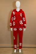 Ensemble jogging rouge portrait