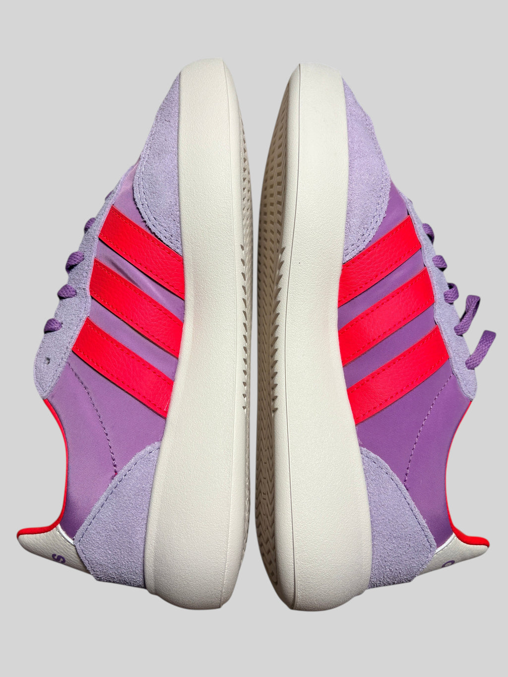 Baskets FASHION SC Adidas Barreda Decode J violettes et rouges avec tige en textile et semelle en caoutchouc