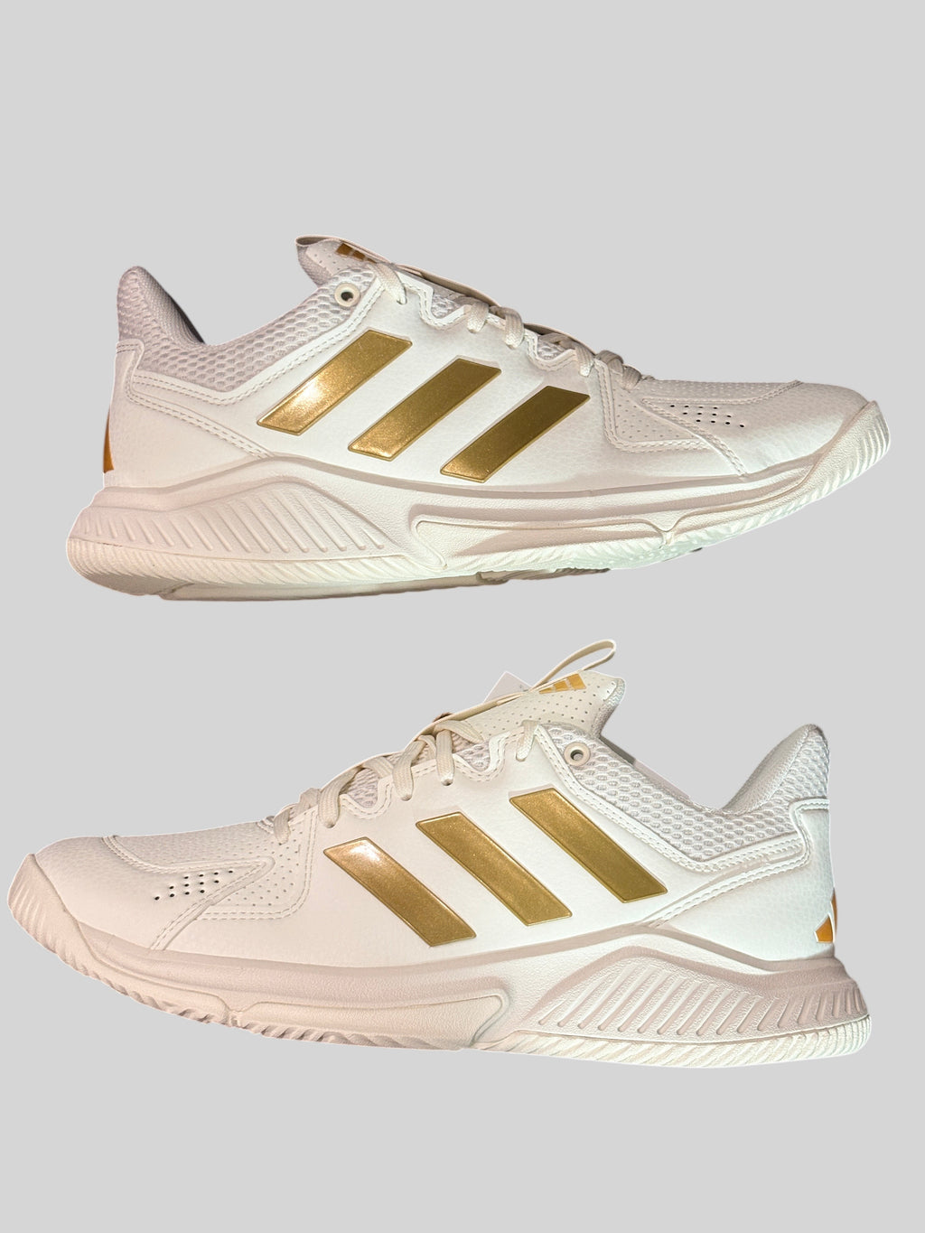 Chaussures de sport femme FASHION SC Adidas Court Flight blanc cassé et détails dorés avec amorti Bounce