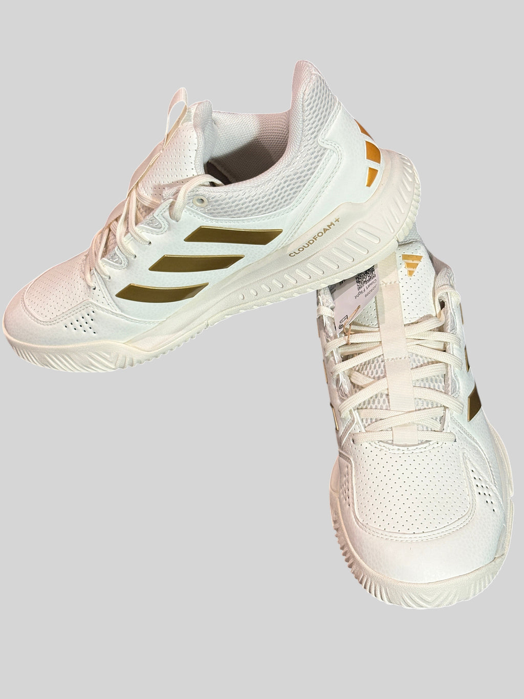 Chaussures de sport femme FASHION SC Adidas Court Flight blanc cassé et doré avec amorti Bounce et tige en mesh