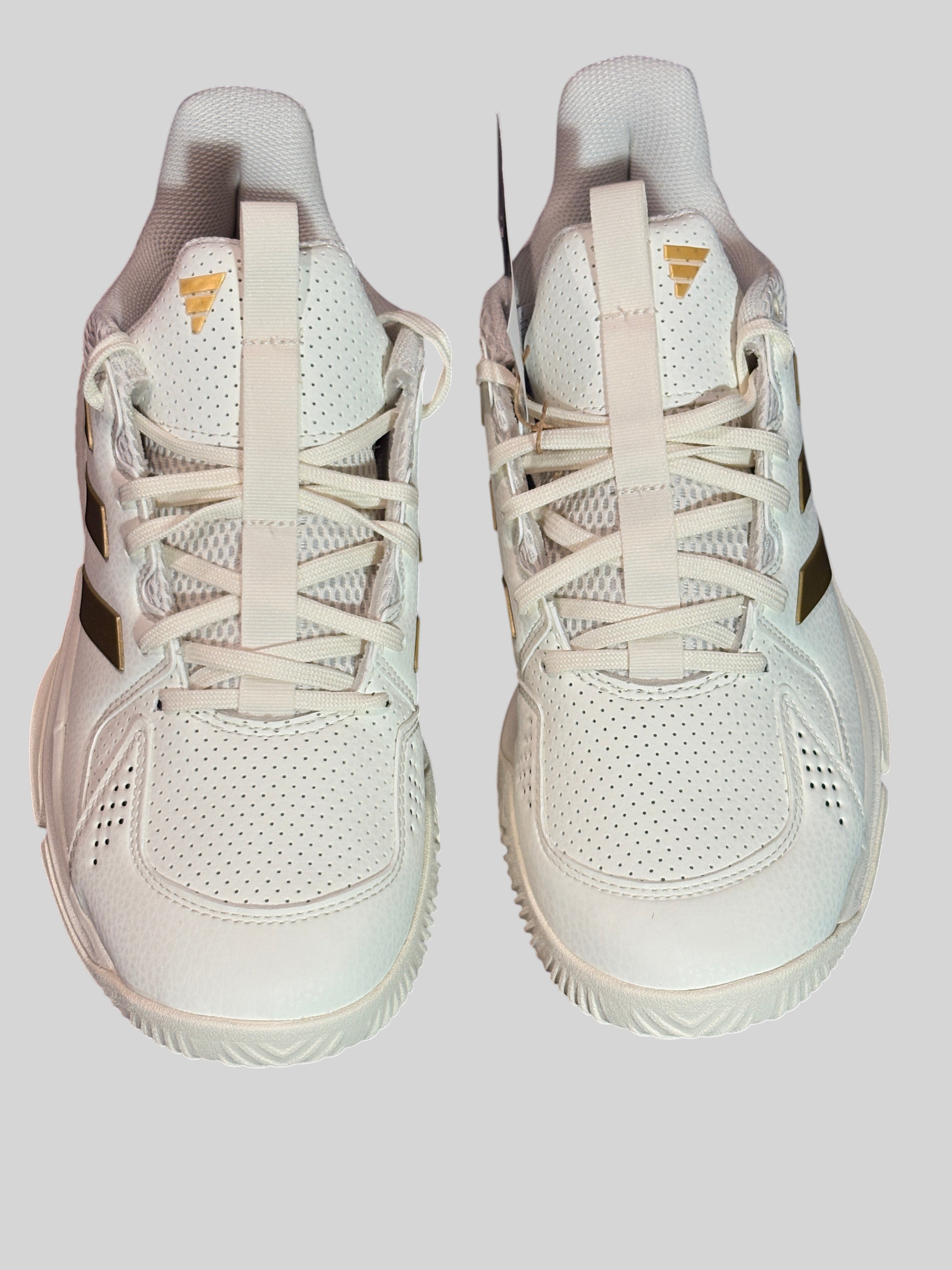 Chaussures de sport femme FASHION SC Adidas Court Flight blanc cassé avec détails dorés et tige en mesh respirant
