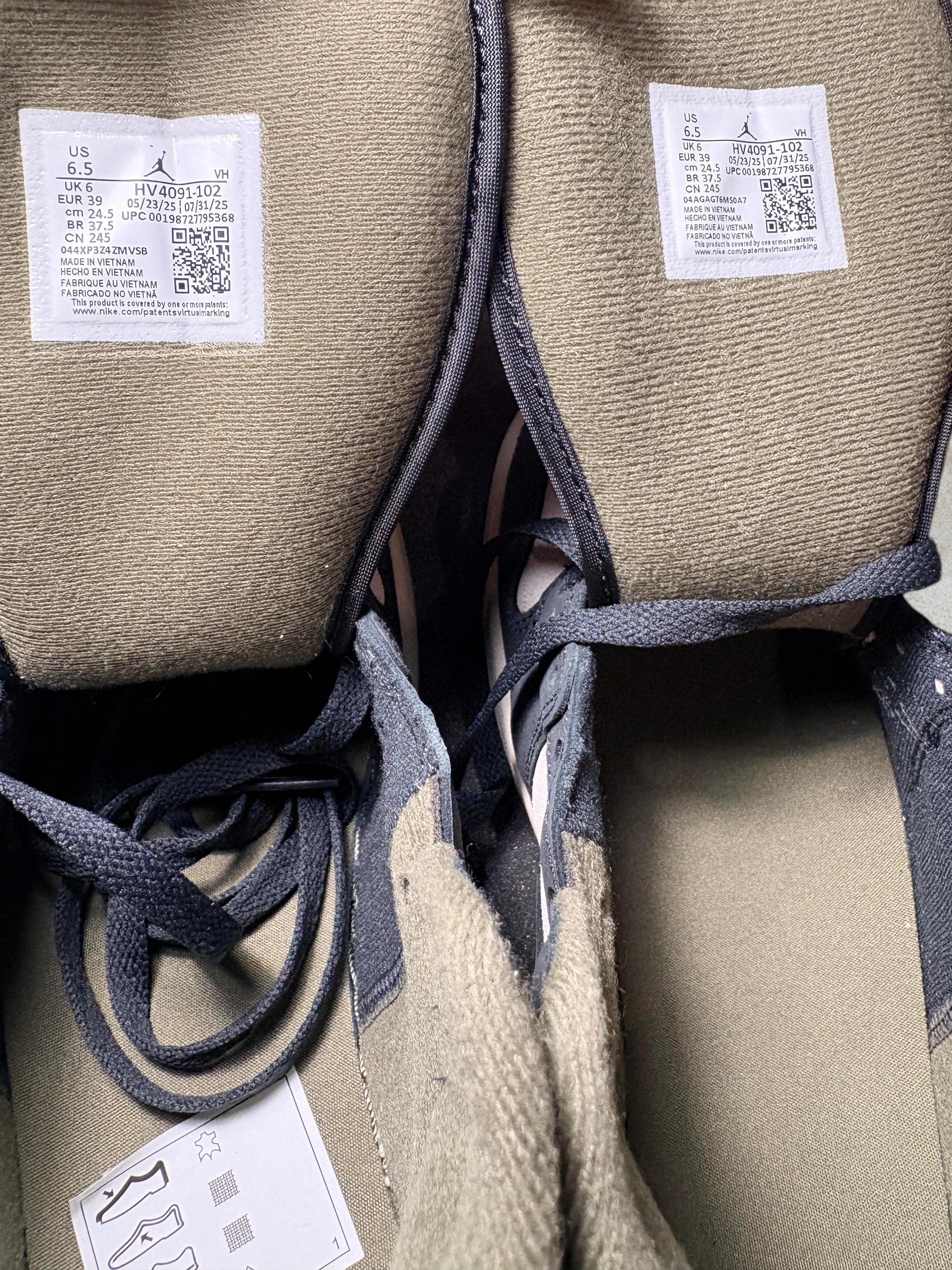 Etiquettes de taille intérieures des baskets FASHION SC Air Jordan 1 Mid SE en vert olive et noir
