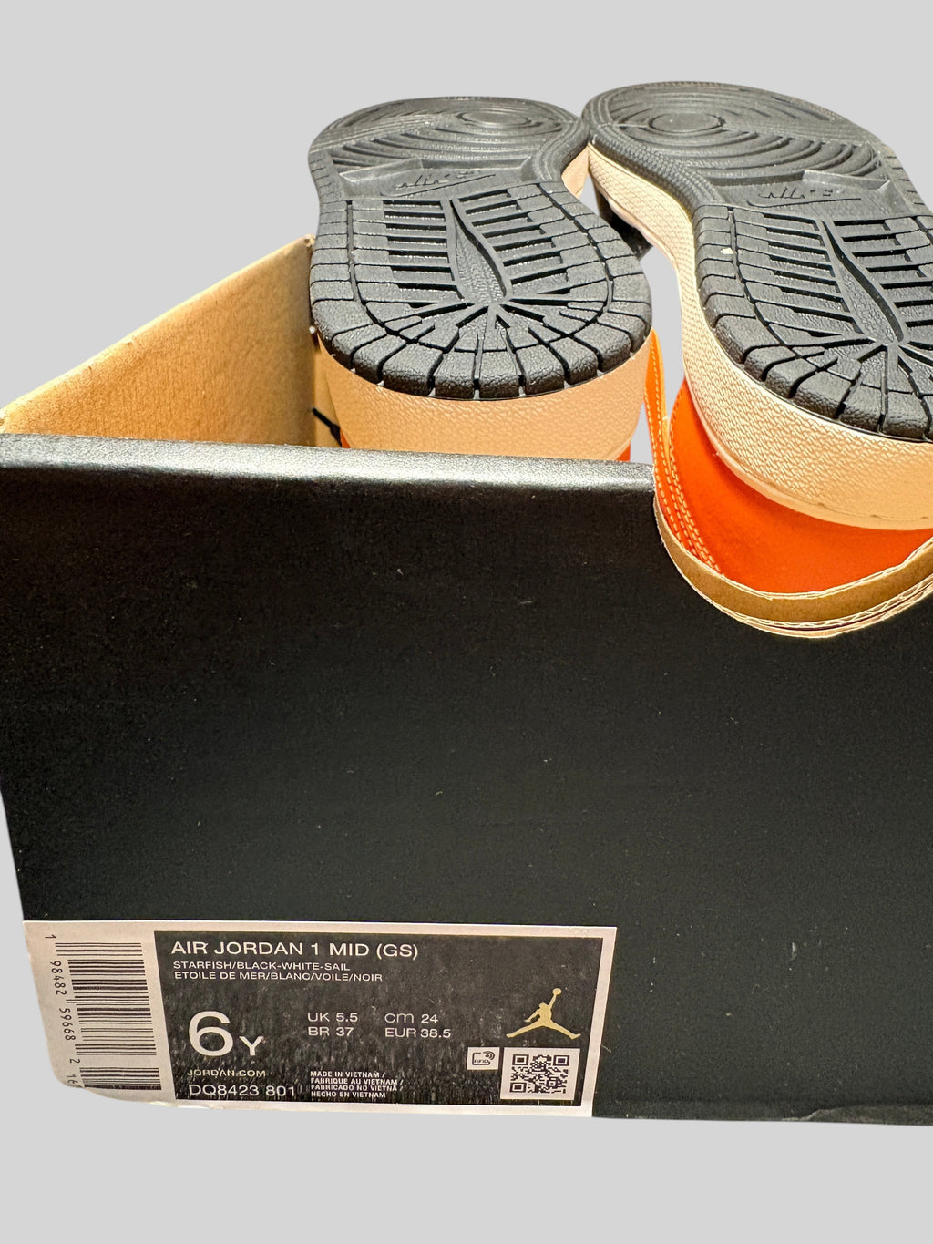 Baskets FASHION SC Air Jordan 1 Mid GS Black Toe Starfish neuves dans leur boite avec semelles en caoutchouc noir