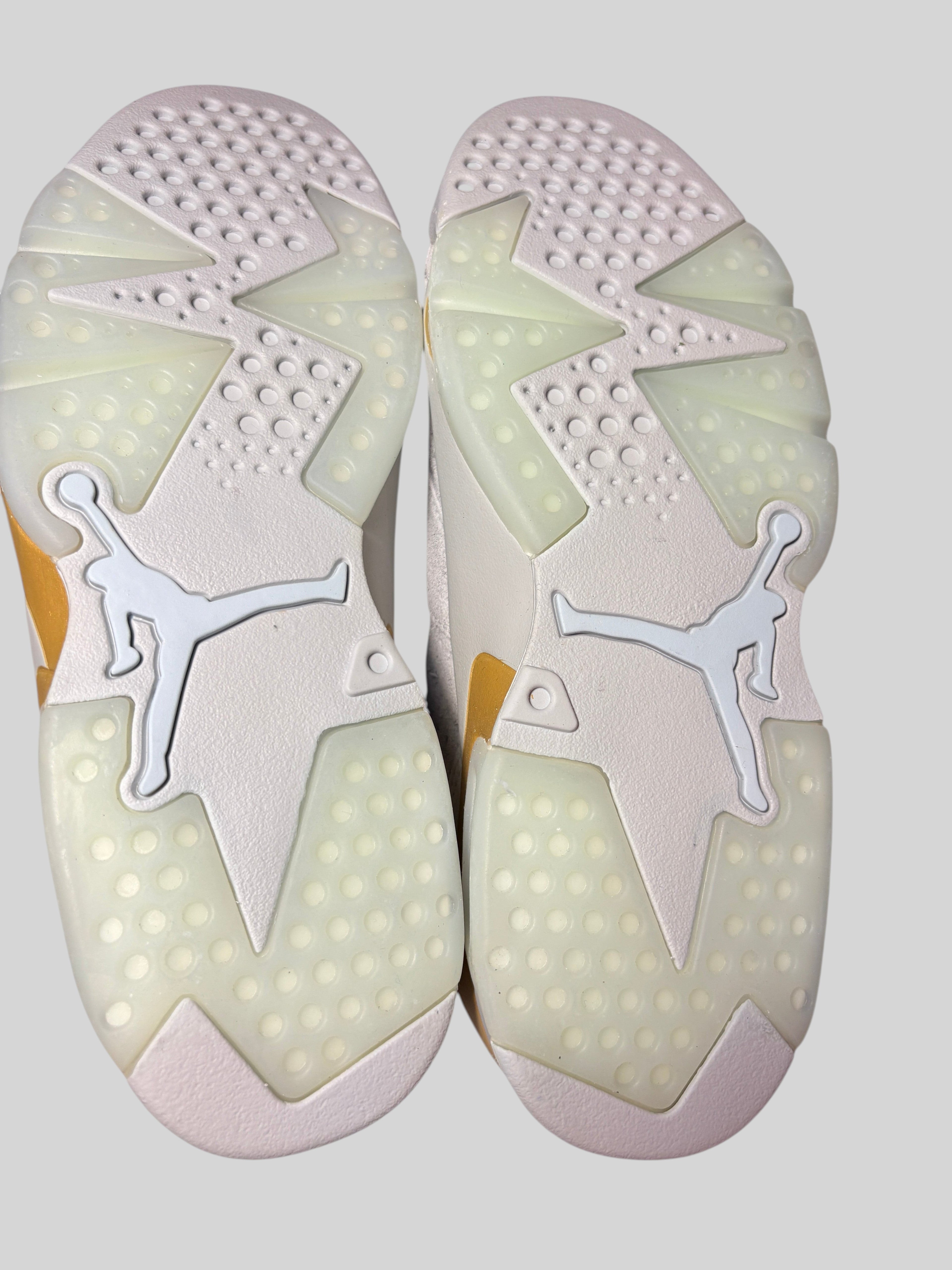 Semelles extérieures des baskets FASHION SC Air Jordan 6 Retro Craft Pearl avec détails dorés et logo Jumpman