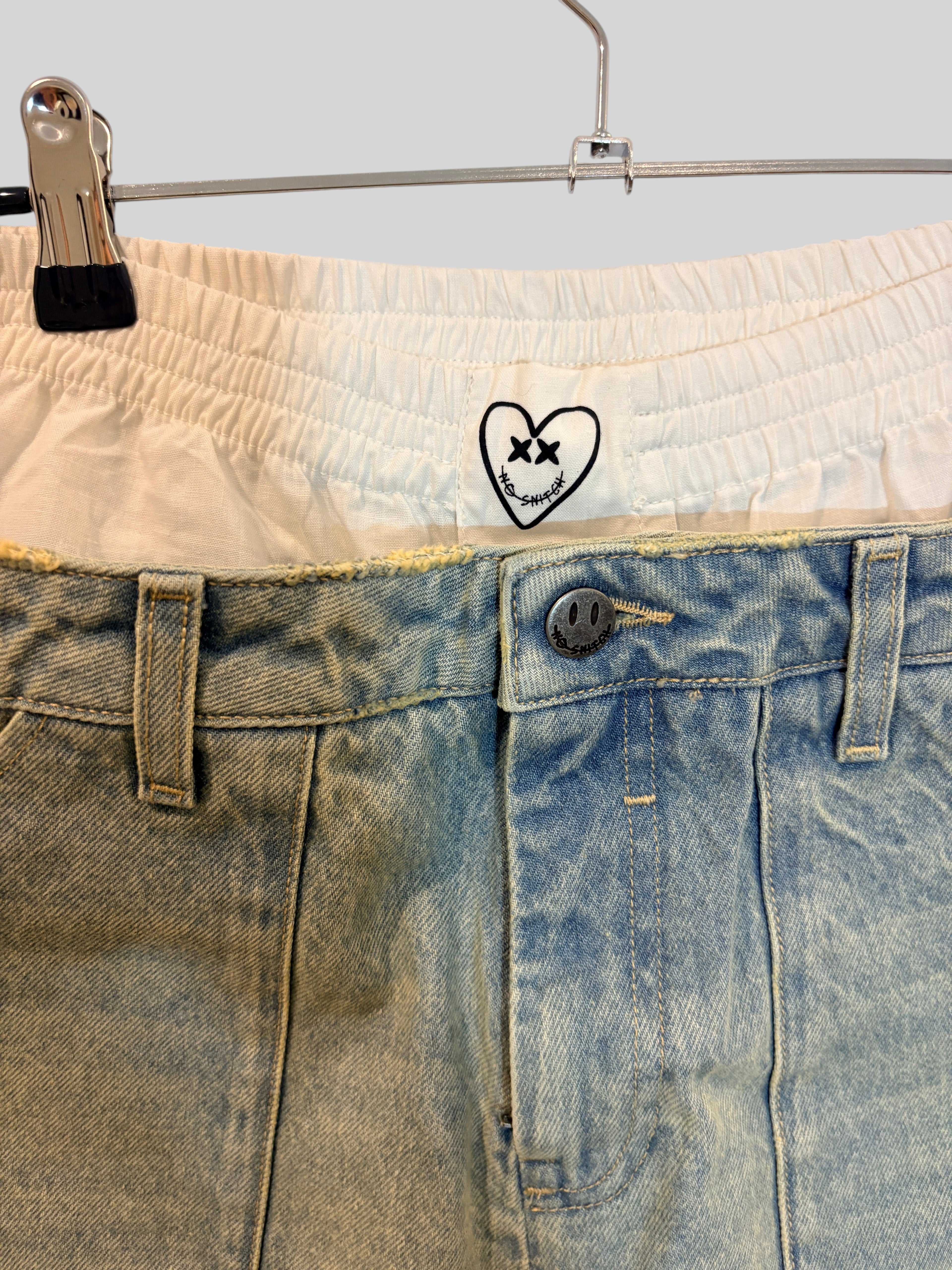 Pantalon FASHION SC Eleven Paris Nouni bleu délavé avec double taille élastique blanche et logo cœur brodé