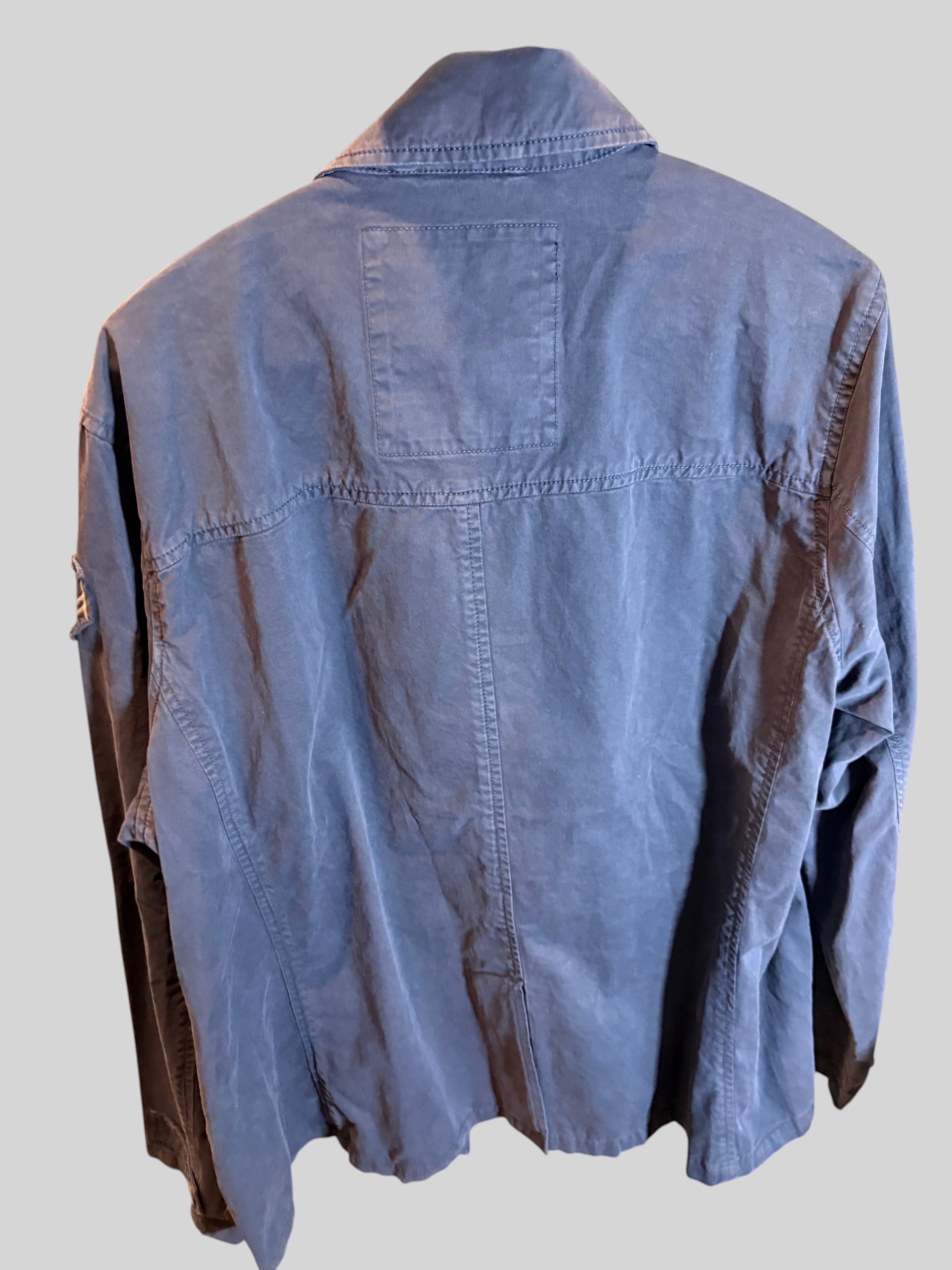 Vue arrière de la veste légère FASHION SC Harmont & Blaine Jeans bleu marine avec coutures apparentes