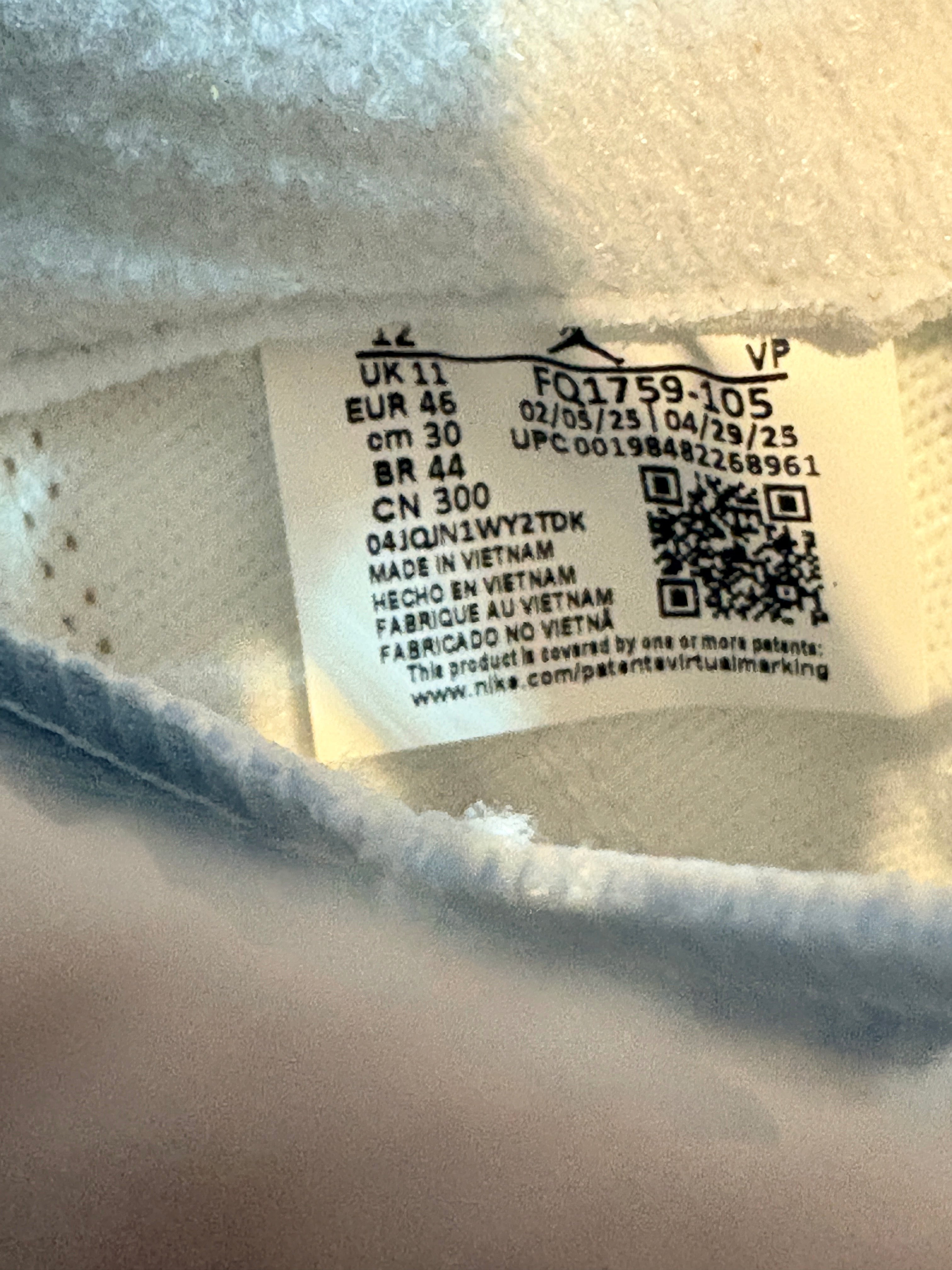 Étiquette intérieure de taille FASHION SC pour baskets Jordan Spizike Low avec détails de fabrication et QR code