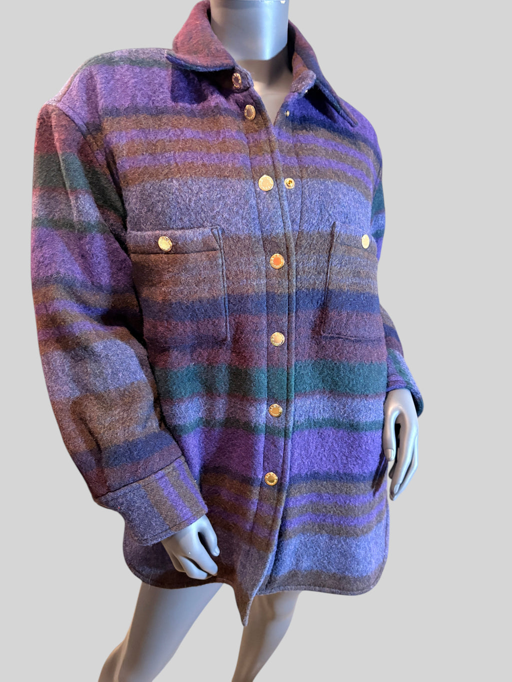 Manteau-surchemise FASHION SC Sandro Dome en laine à carreaux violet, vert et noir avec boutons-pression dorés