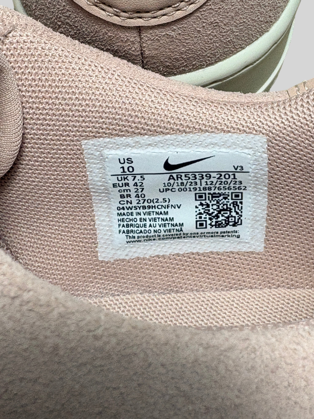 Étiquette intérieure FASHION SC Nike Air Force 1 Sage Low Particle Beige avec détails de taille et code SKU AR5339-201