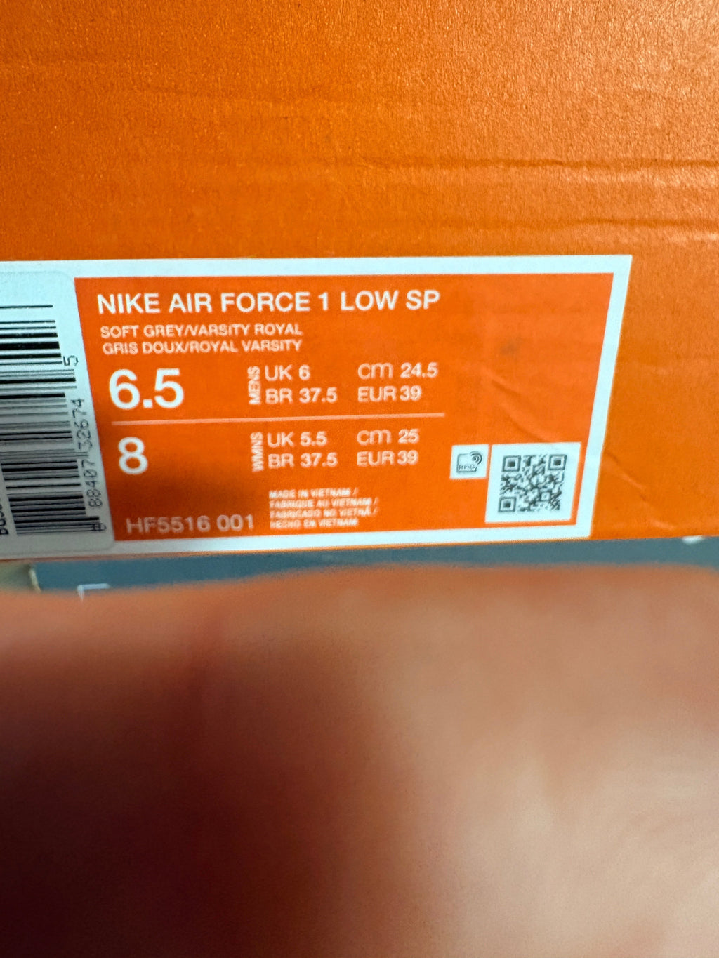 Étiquette de boîte à chaussures FASHION SC Nike Air Force 1 Low SP avec détails de pointure et code-barres