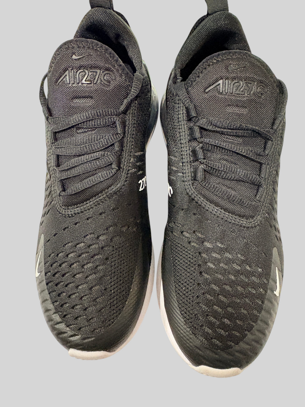 Baskets FASHION SC Nike Air Max 270 noires en mesh avec unité Max Air visible, vue de dessus