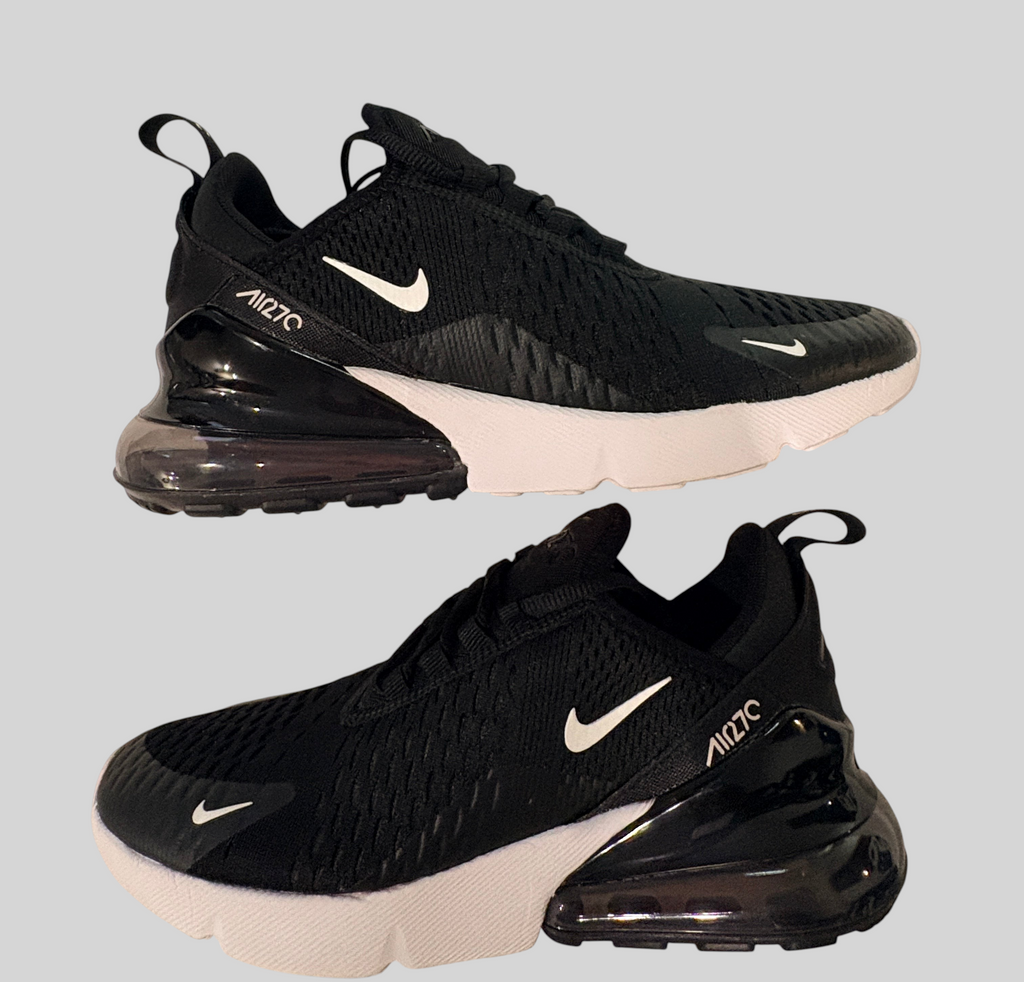 Baskets FASHION SC Nike Air Max 270 noires et blanches avec unité Max Air visible et tige en mesh respirant