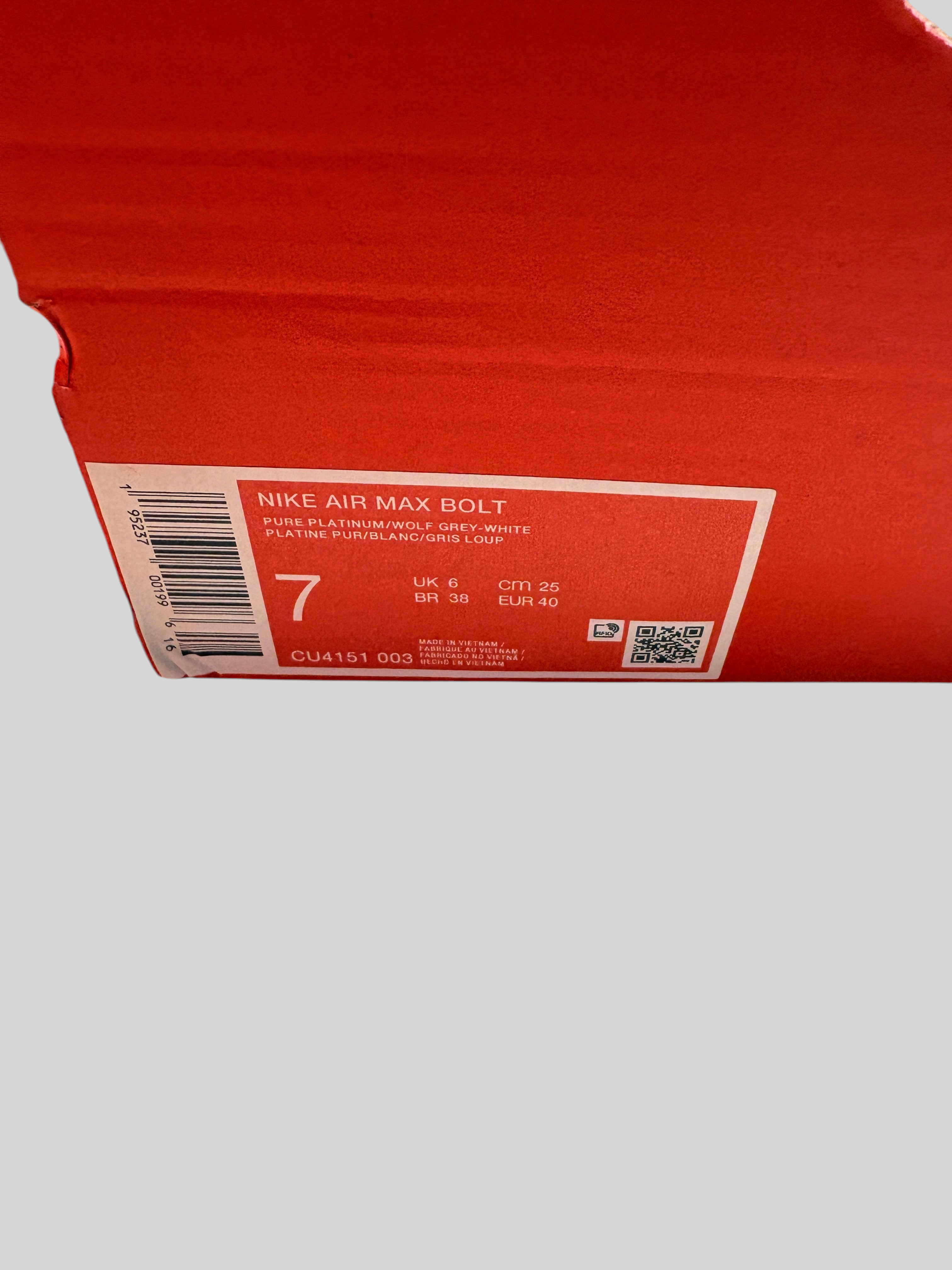 Étiquette de boîte à chaussures FASHION SC pour baskets Nike Air Max Bolt en coloris gris platine et blanc