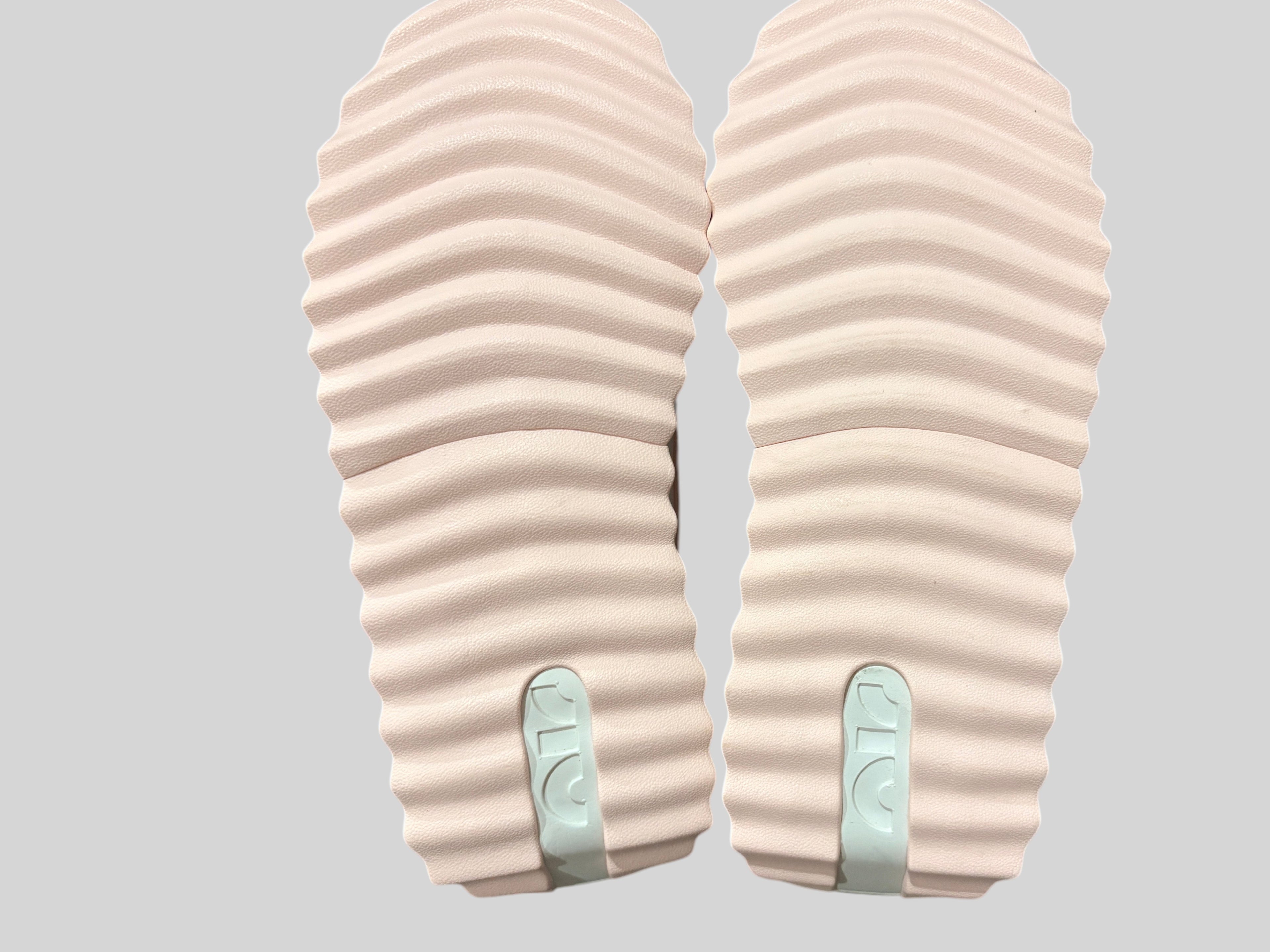 Semelles extérieures crantées rose poudré des baskets Nike Air Max Dawn WMNS de FASHION SC
