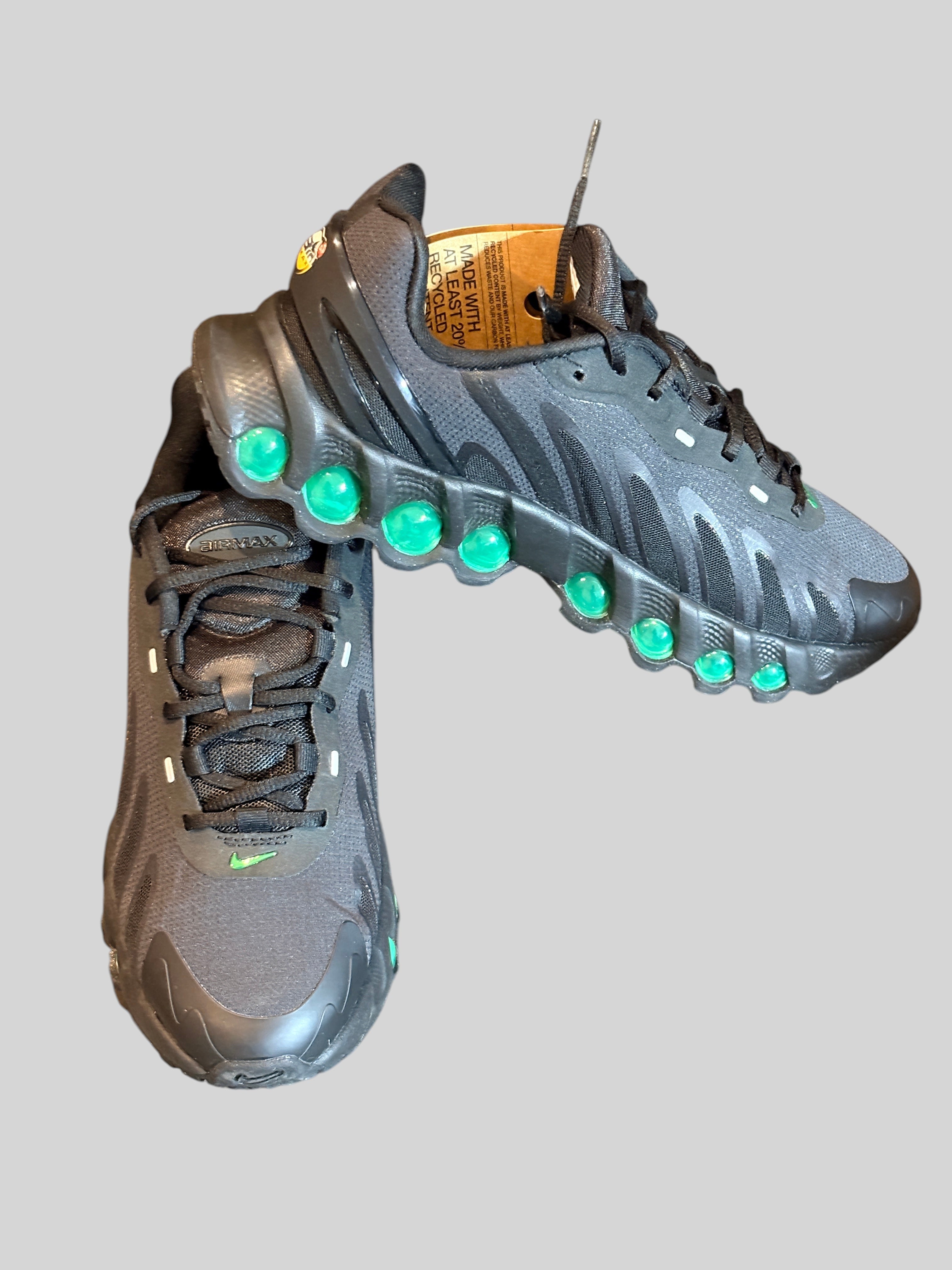 Baskets FASHION SC Nike Air Max Dn8 GS noires avec détails Green Strike et technologie d'amorti Dynamic Air visible