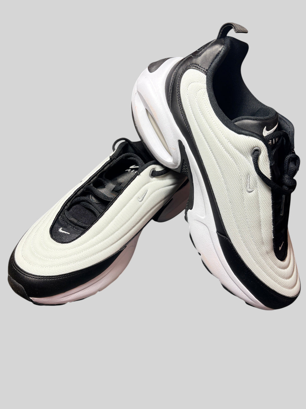 Baskets FASHION SC Nike Air Max Portal noires et blanches en mesh et cuir synthétique avec amorti Air visible