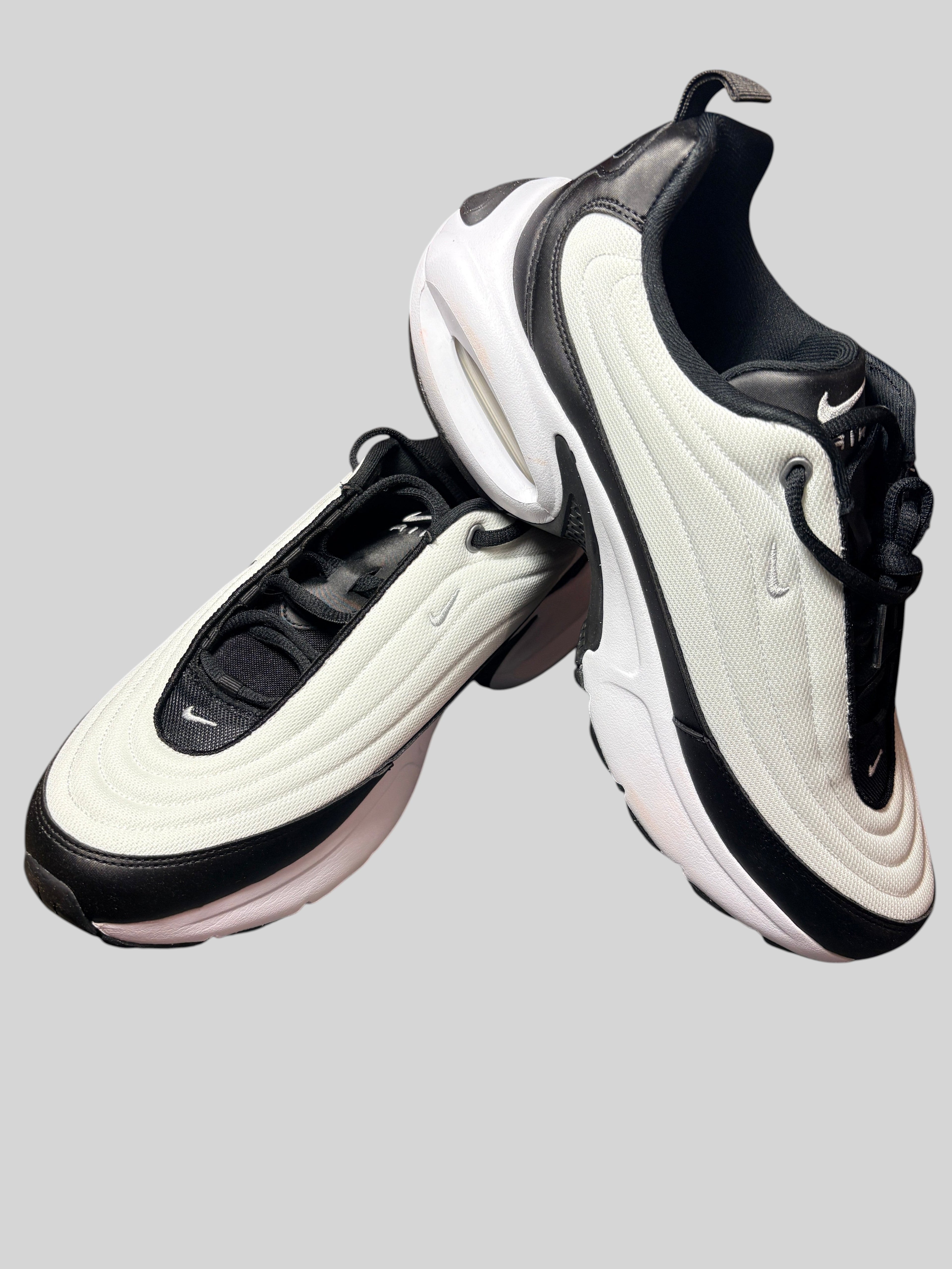 Baskets FASHION SC Nike Air Max Portal noires et blanches en mesh et cuir synthétique avec amorti Air visible