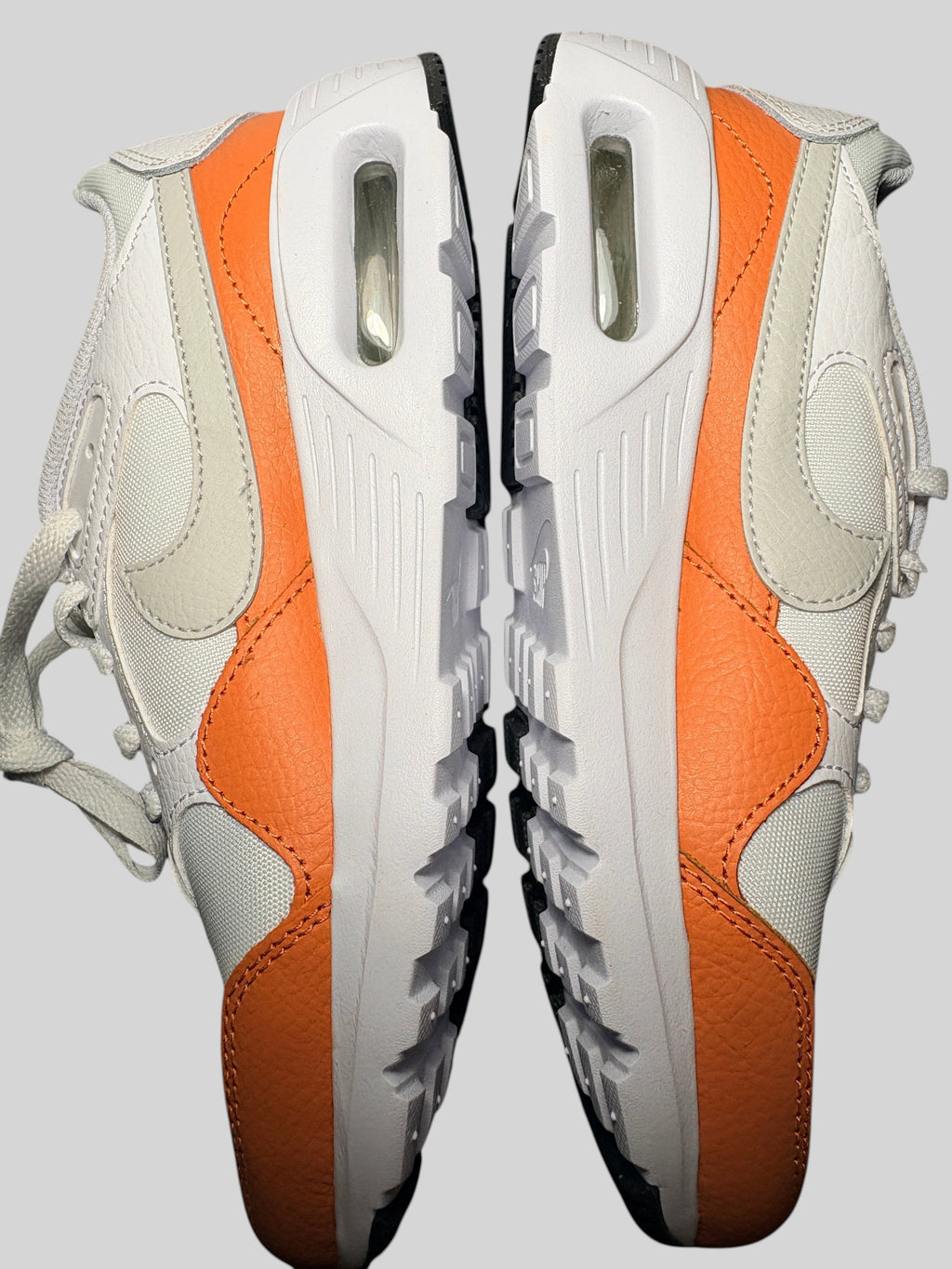 Baskets FASHION SC Nike Air Max SC blanches et orange pastel en cuir et mesh avec unité Air visible au talon
