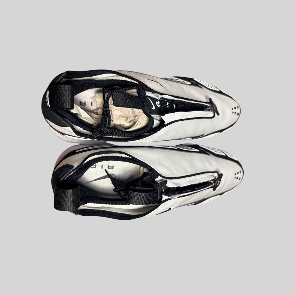 Baskets FASHION SC Nike Air Max SNDR noir et blanc avec fermeture zippée et amorti Max Air, vue de dessus