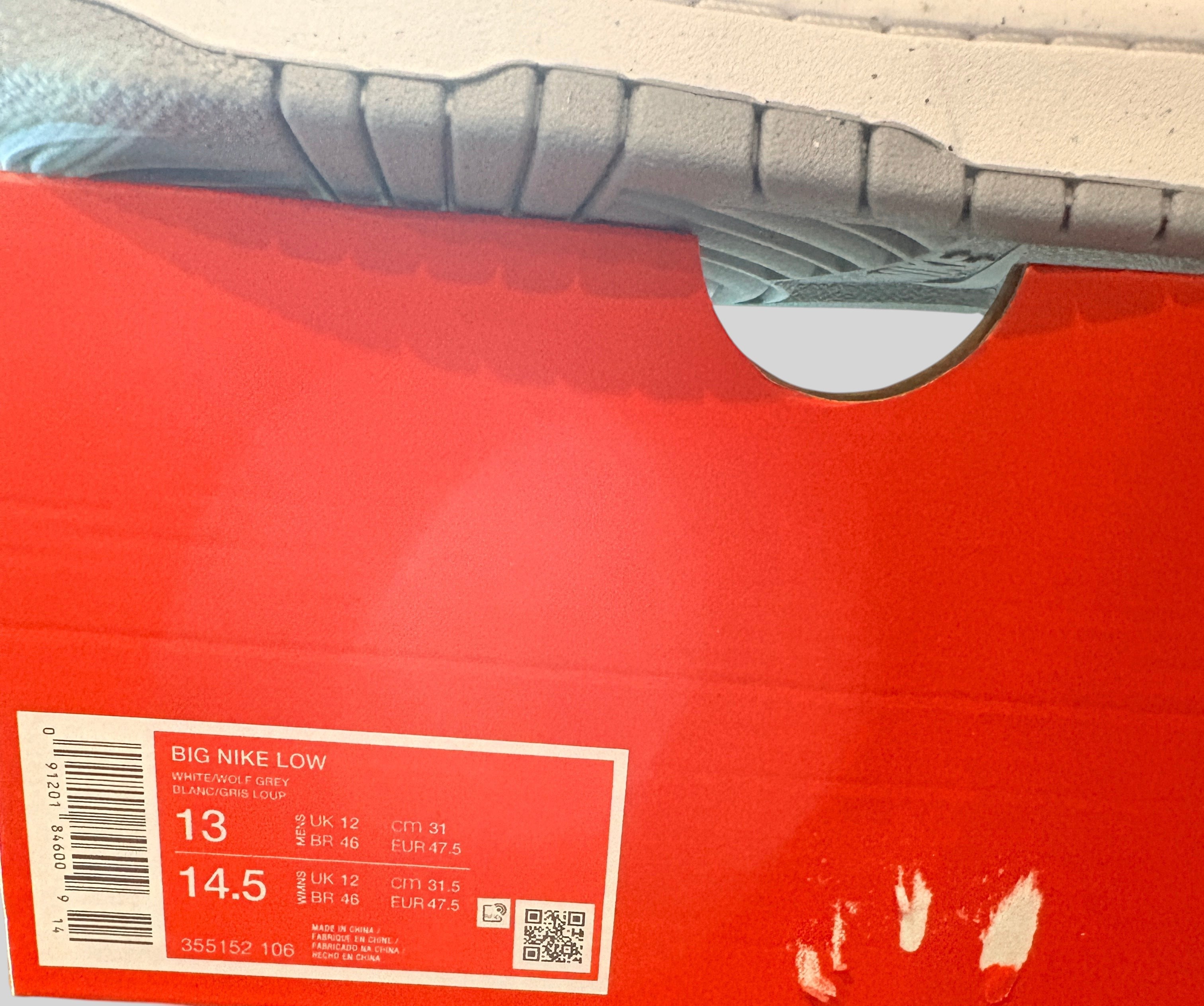 Boîte de chaussures FASHION SC Nike Big Nike Low White Wolf Grey avec étiquette de pointure 47,5 EU